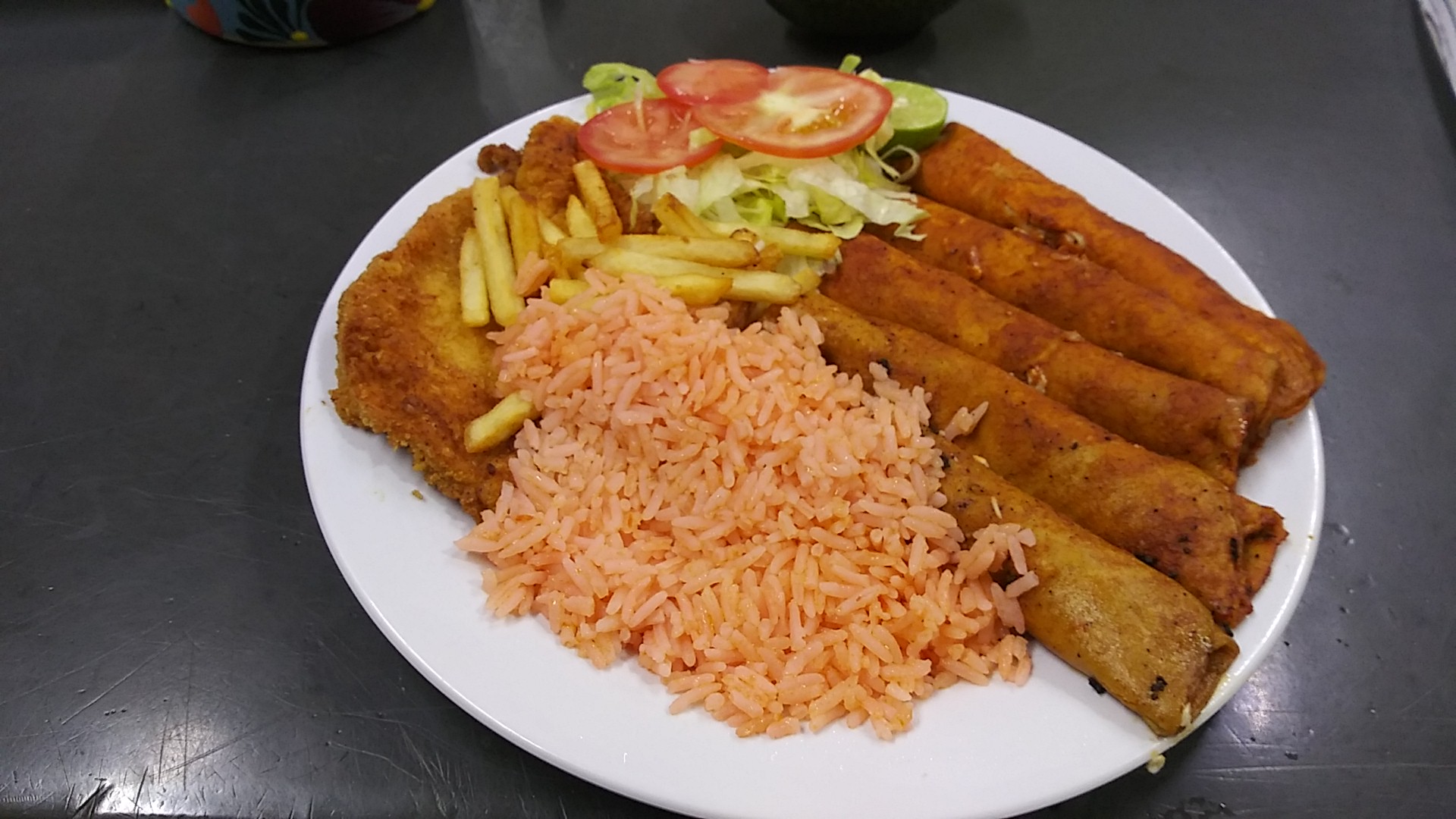 RESTAURANT Y BAR TELLO image 4