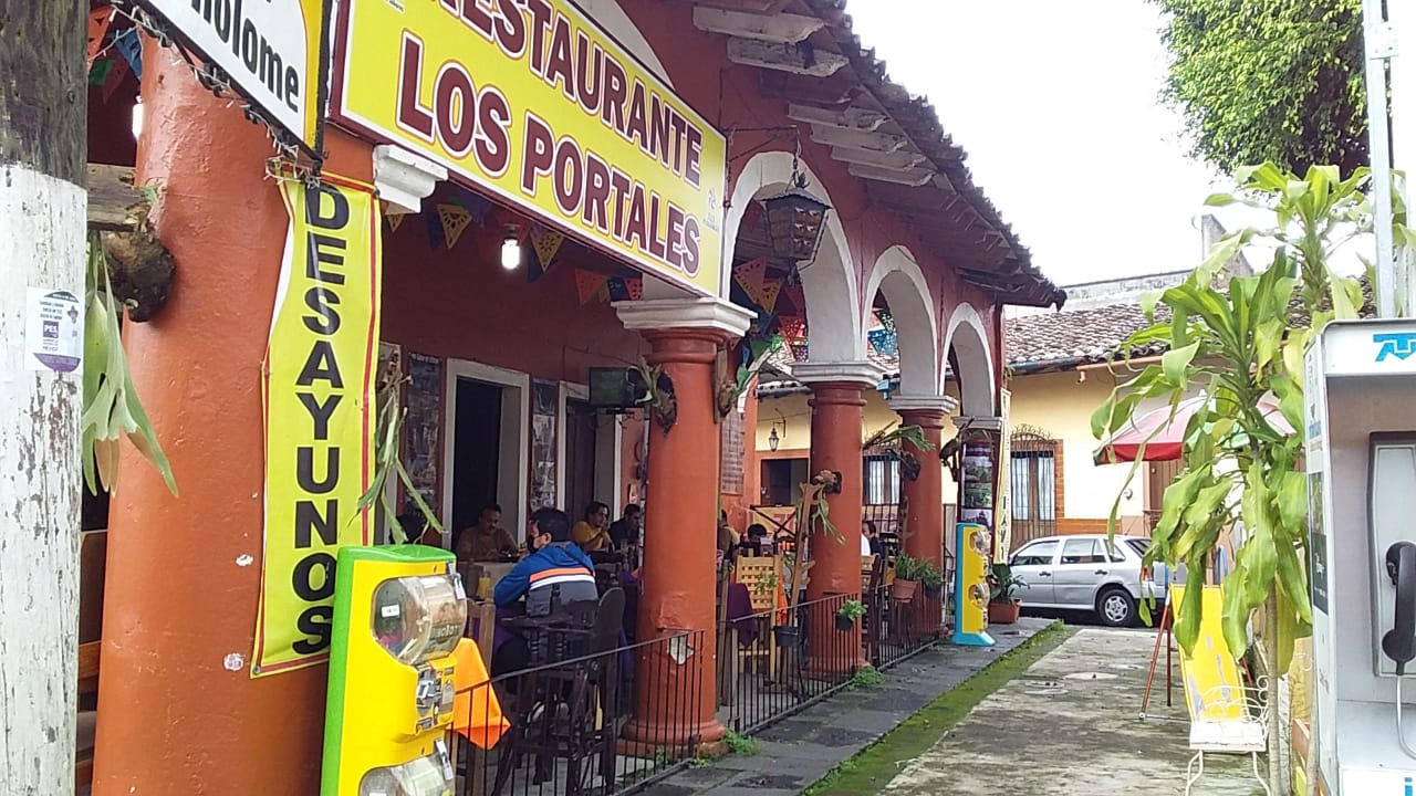 Los Portales image 1
