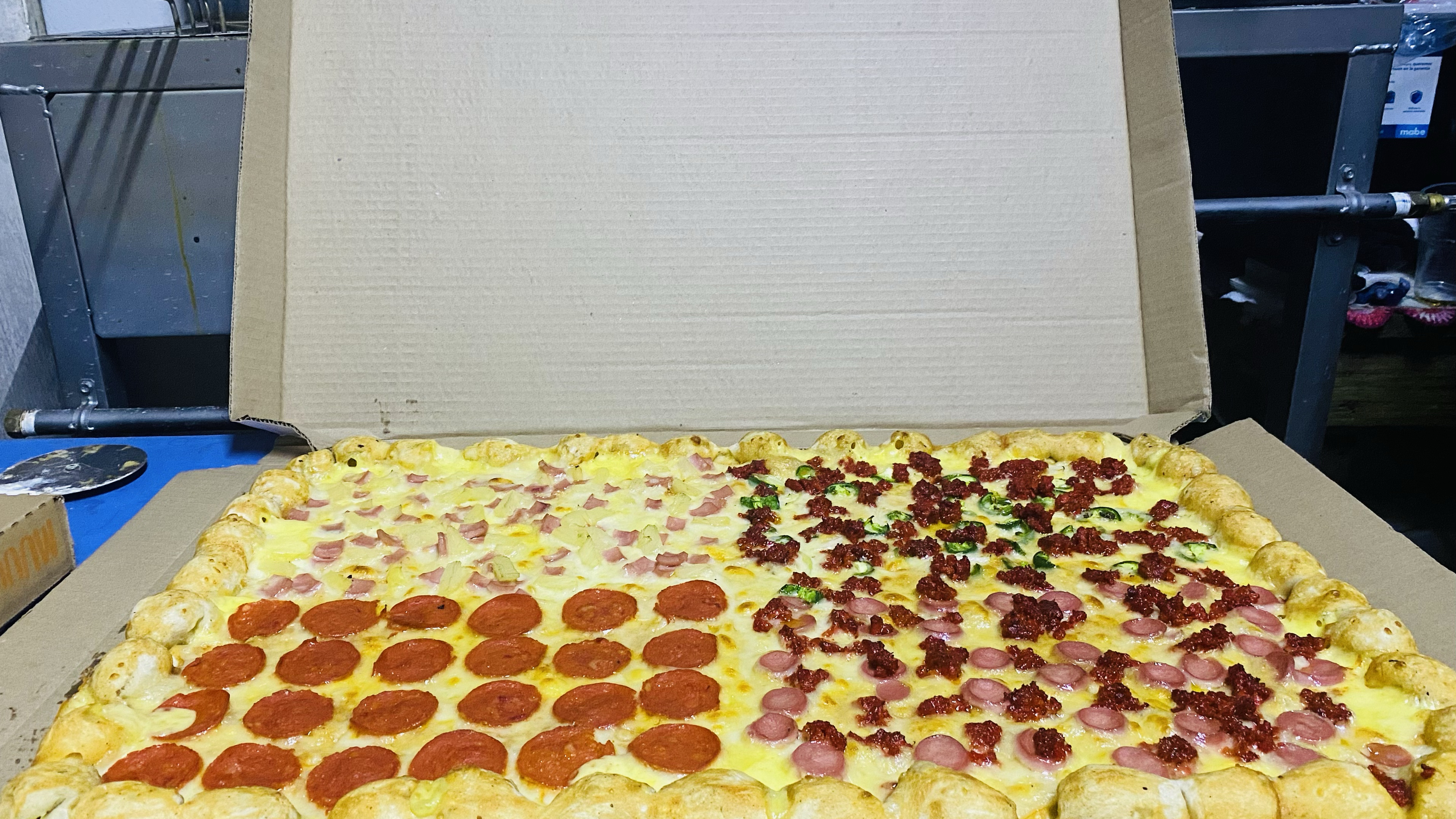 PIZZAS CHEEZY image 2