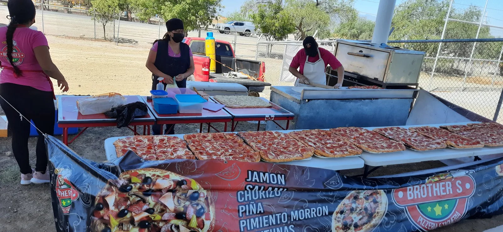 Brothers Pizza Y Taqueria image 4