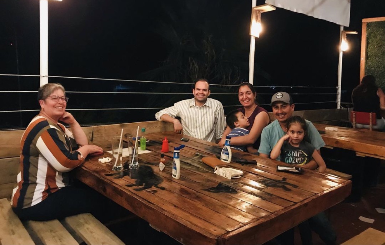 El Lote Sport Bar image 8