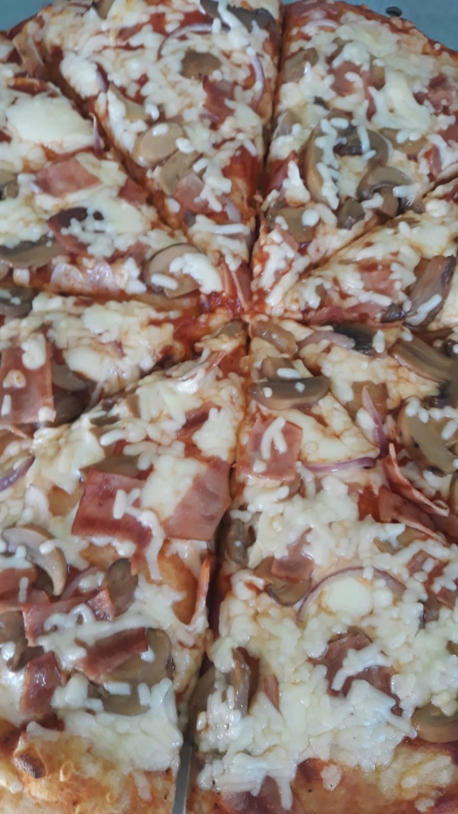 Matthew’s Pizzeria - Rica Pizza image 1