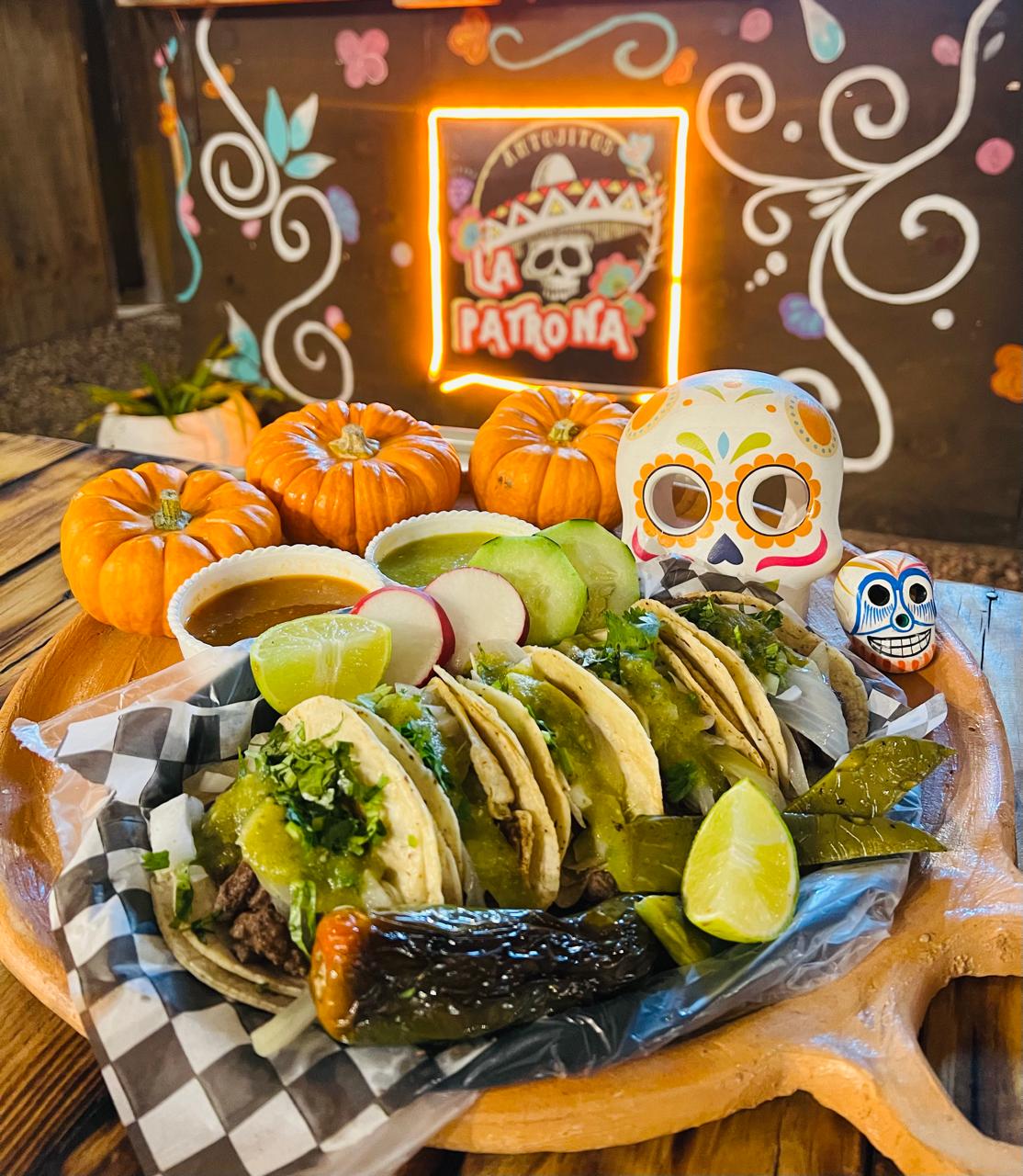 Punto Medio Food Park image 2