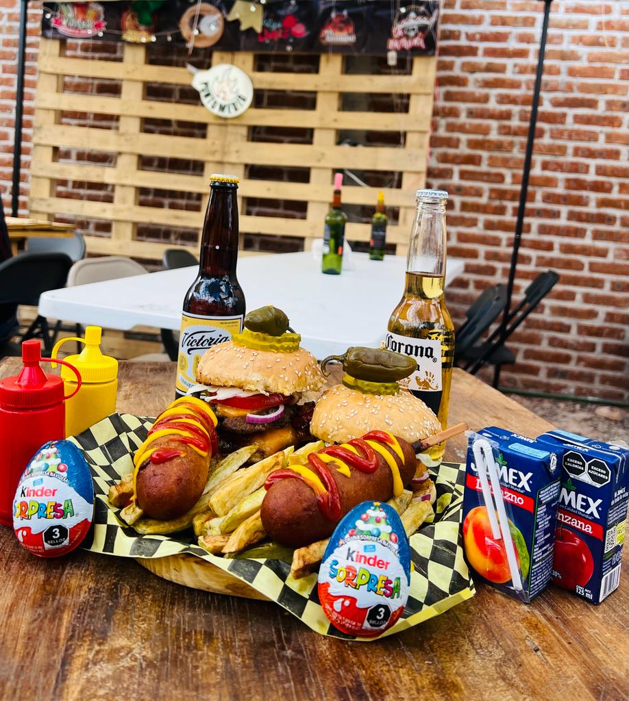 Punto Medio Food Park image 6