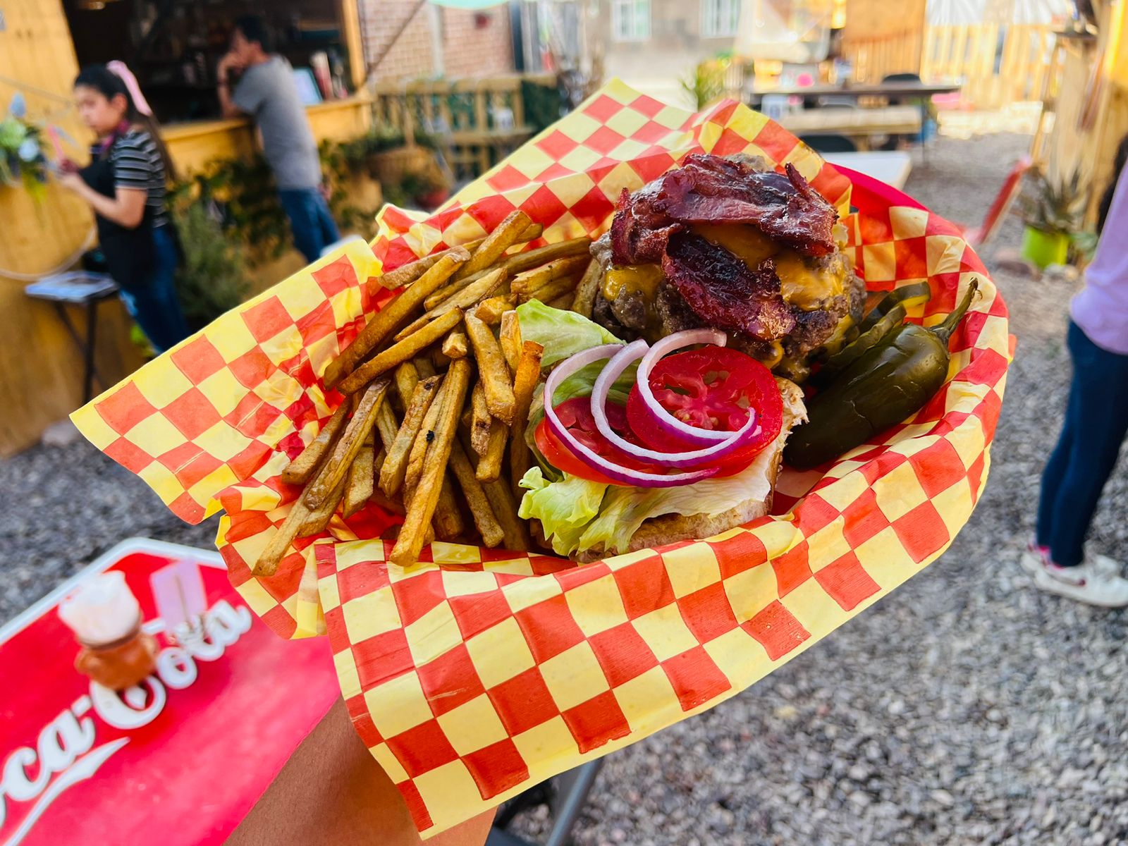 Punto Medio Food Park image 9