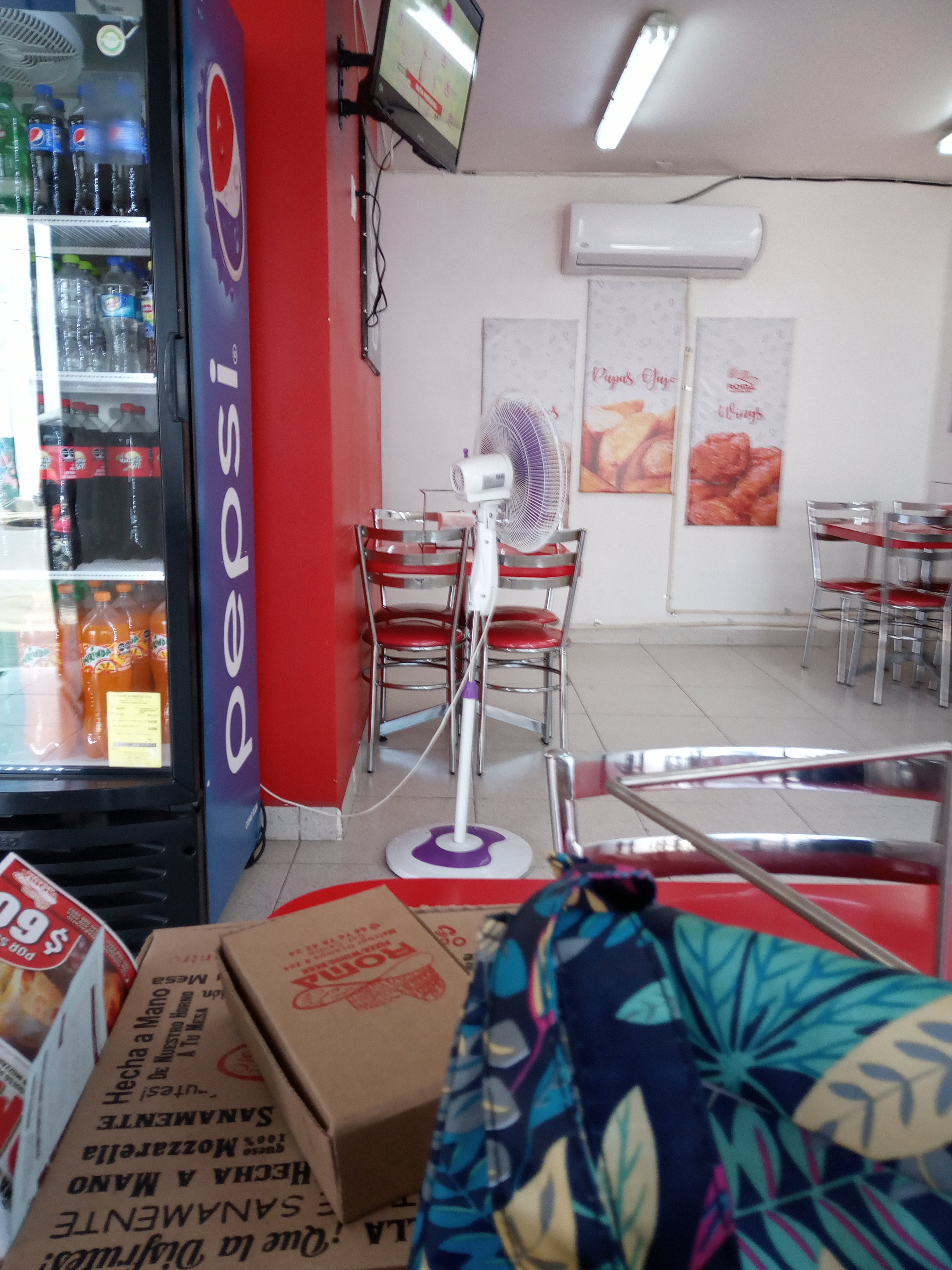 Roma Pizza/Wings/Beer Maravatío image 7