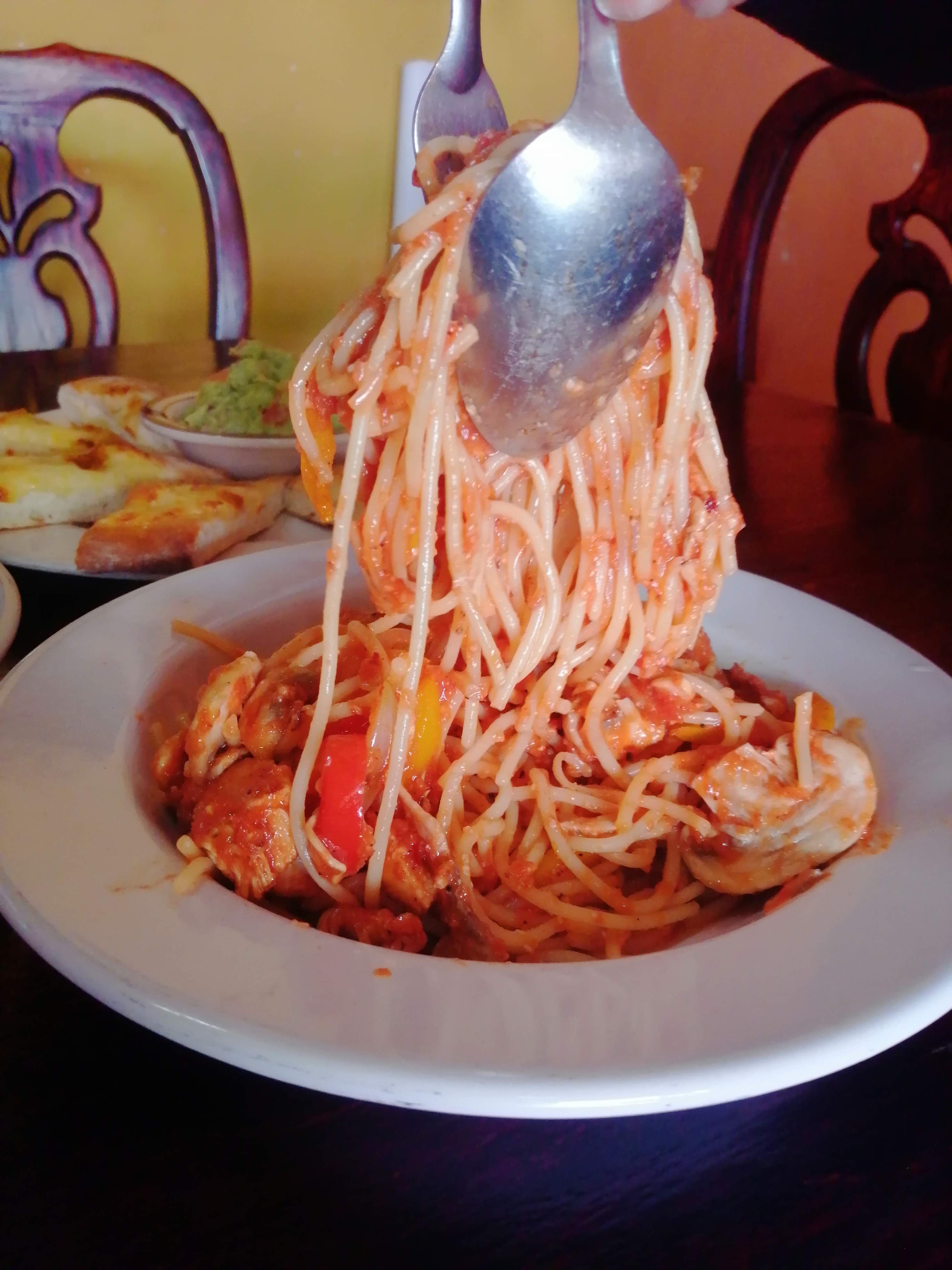 St. Louis Restaurant pizza,pasta y ensalada image 6