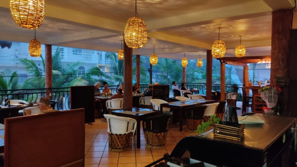 Vainilla Pimienta Bistro Deli image 8