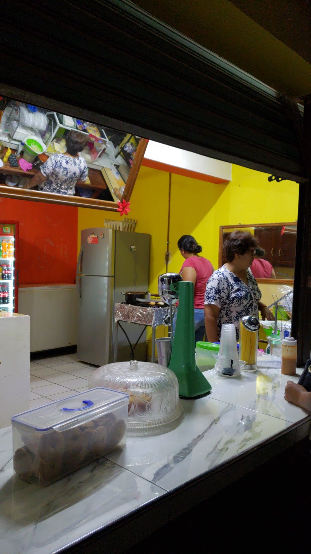 Lonchería "Fuentes" image 1