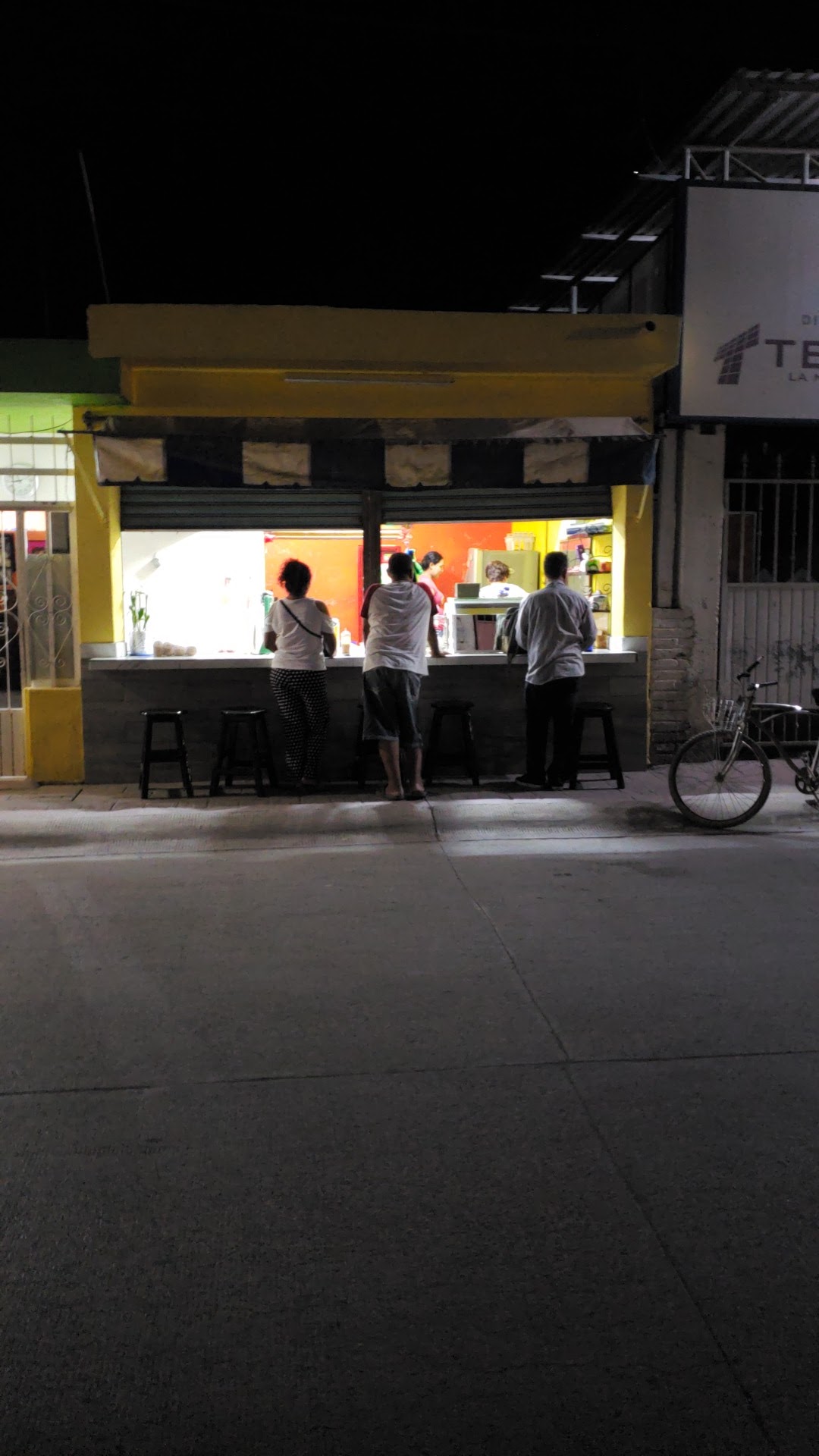 Lonchería "Fuentes" image 2