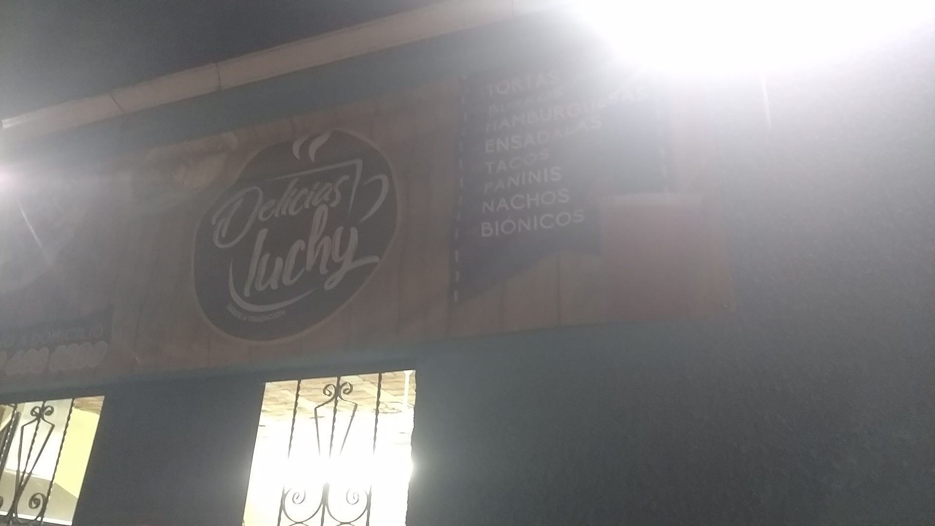 Delicias luchy image 2