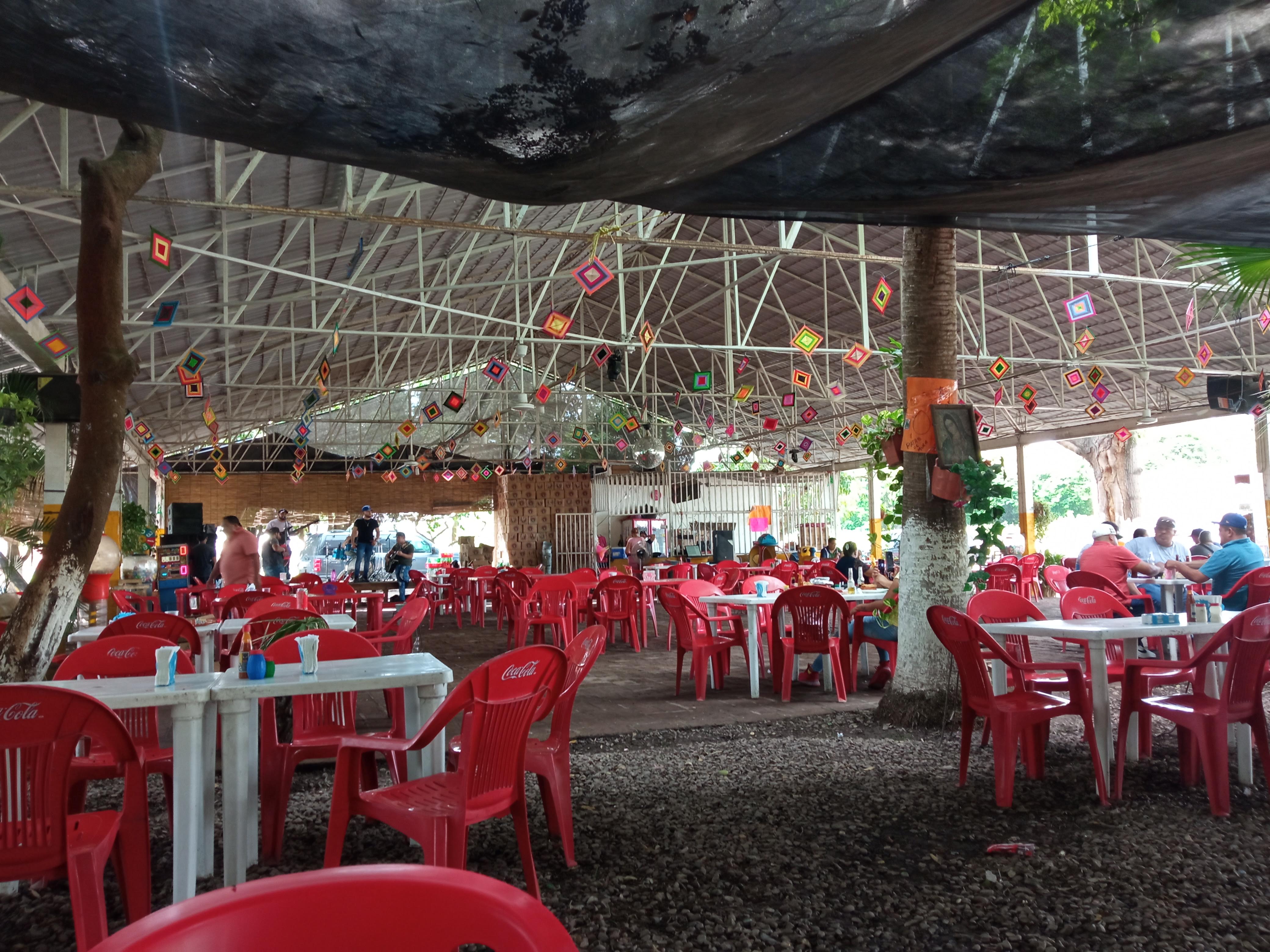 Restaurant Botanero "El Camaron Chiflado" image 6