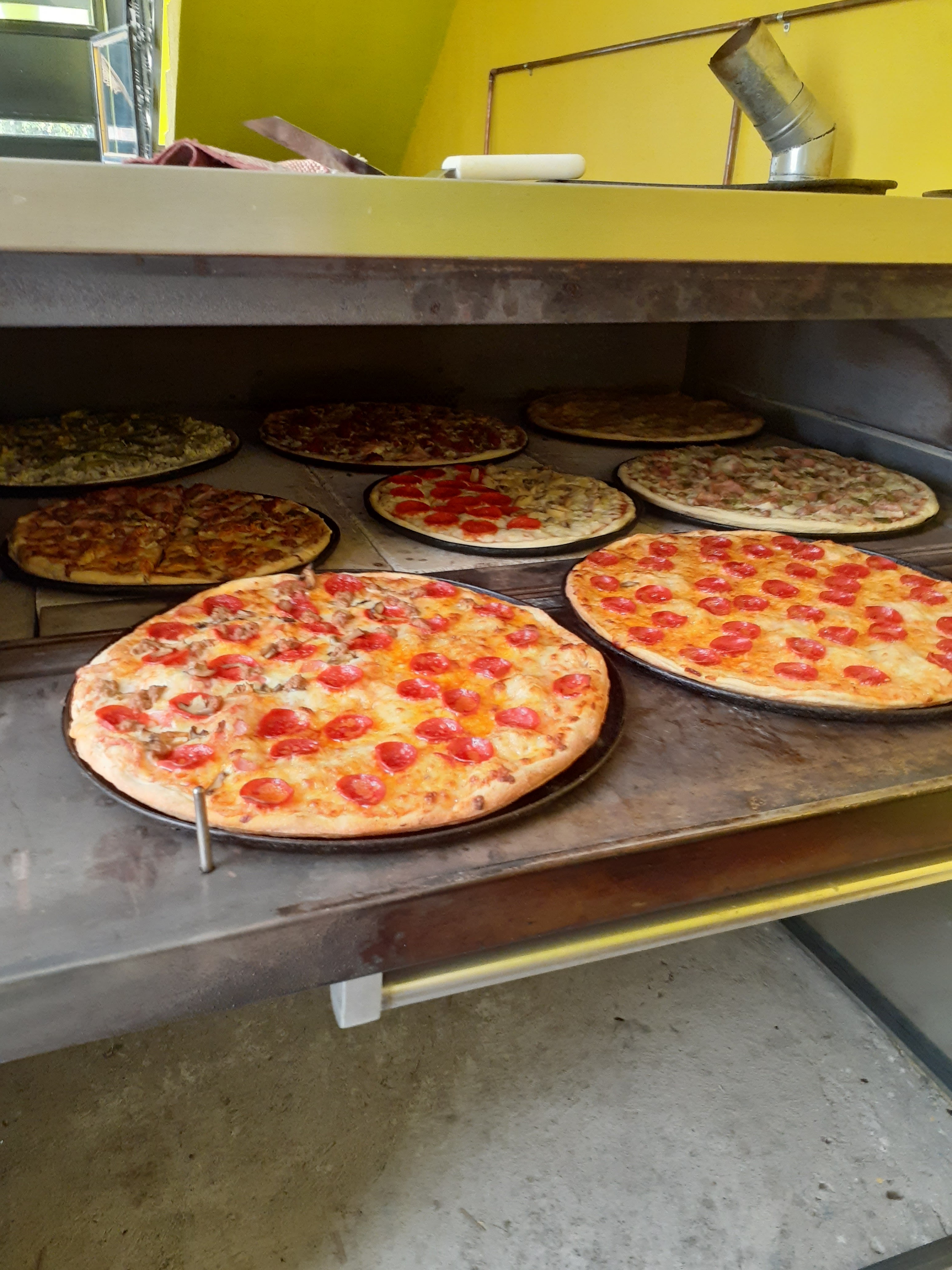 Pizza's Italia image 2