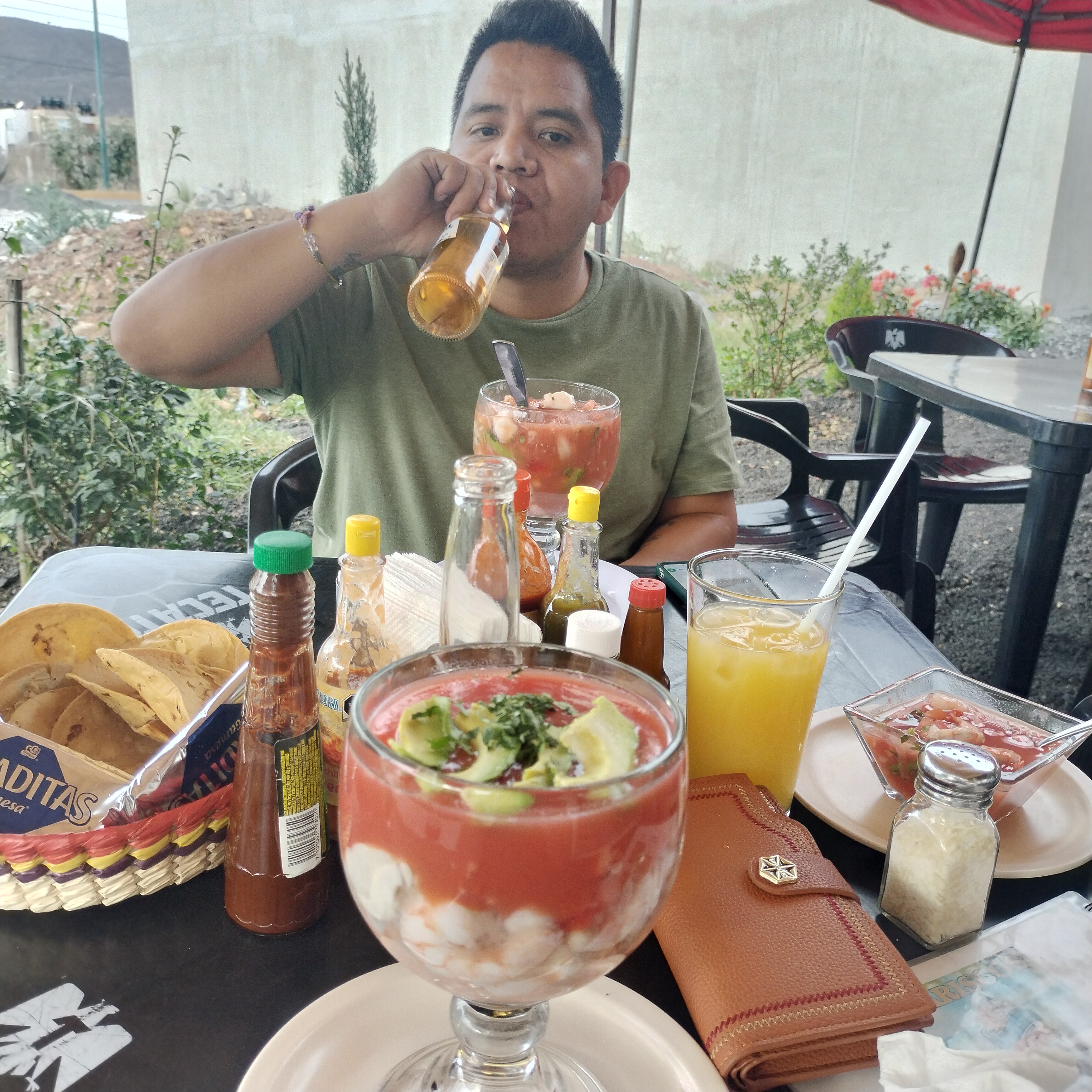 Mariscos Los Reyes de la Farra 2 image 2