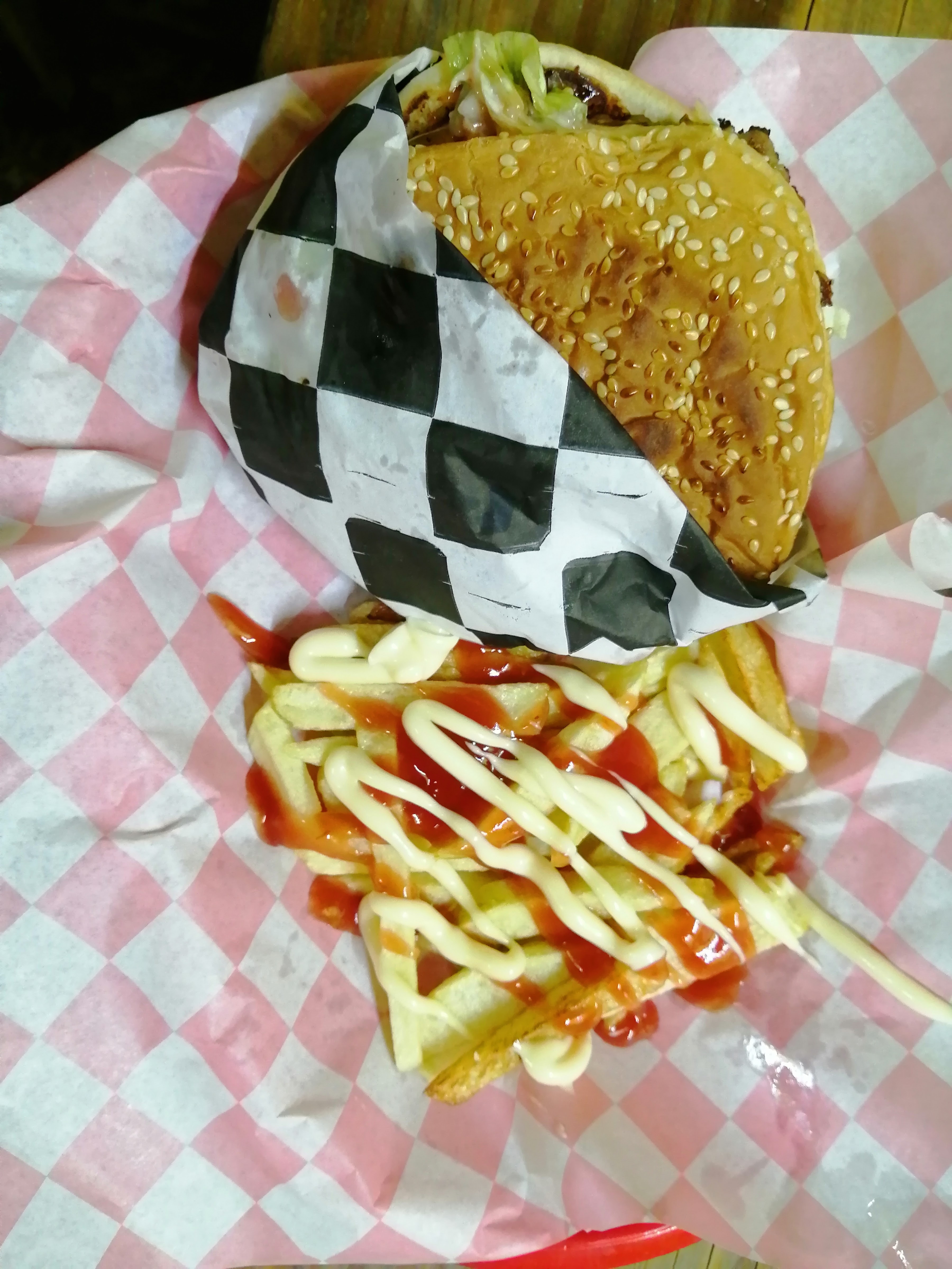 La Burgueria & Snacks image 4