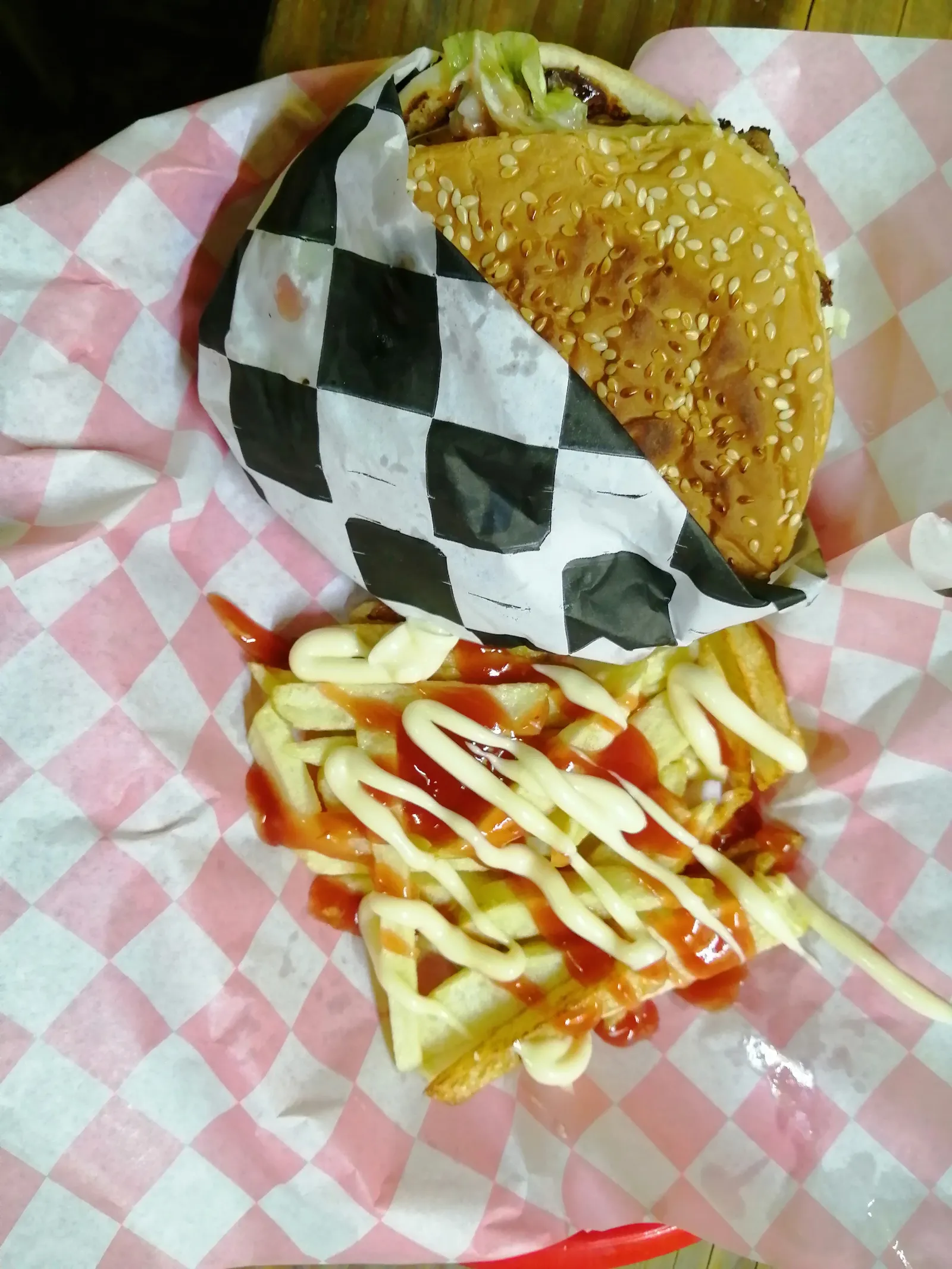 La Burgueria & Snacks image 4