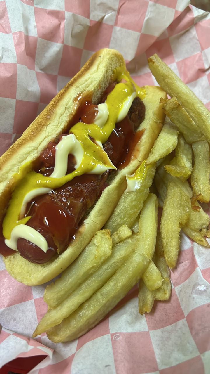 La Burgueria & Snacks image 5