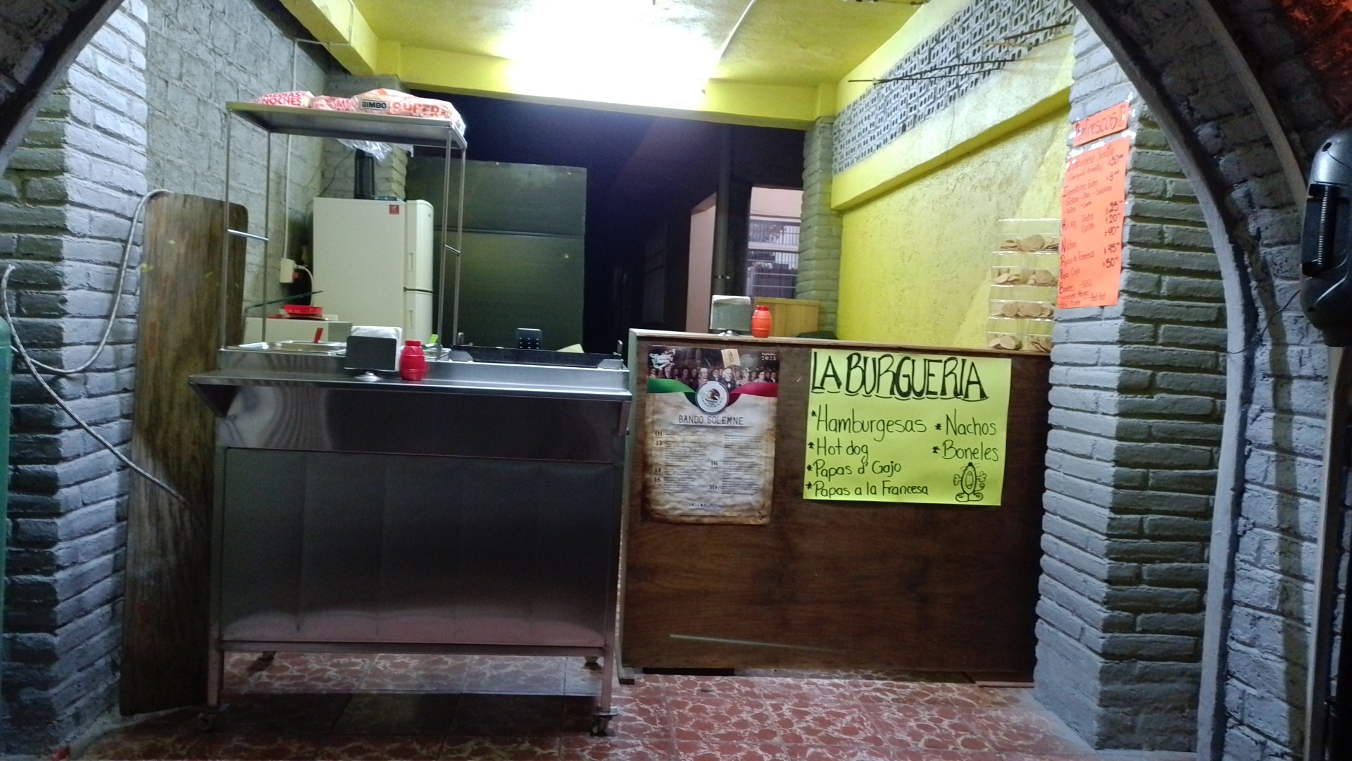 La Burgueria & Snacks image 6