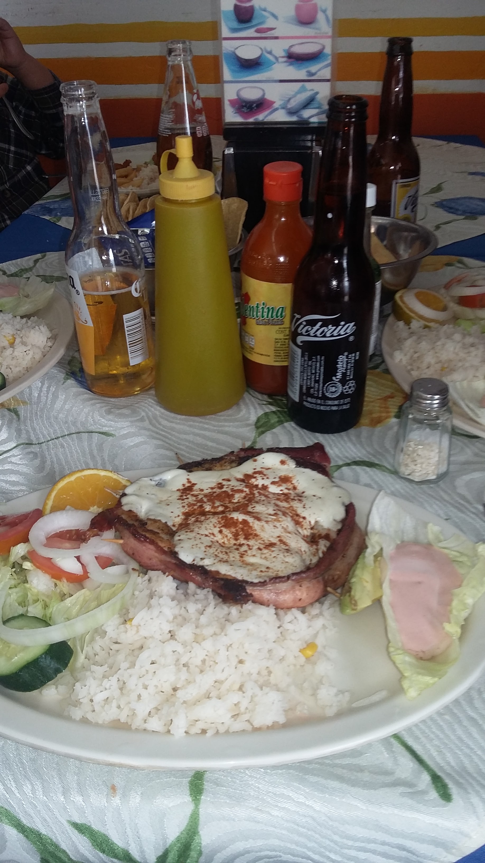 El Delfin Sonriente image 6