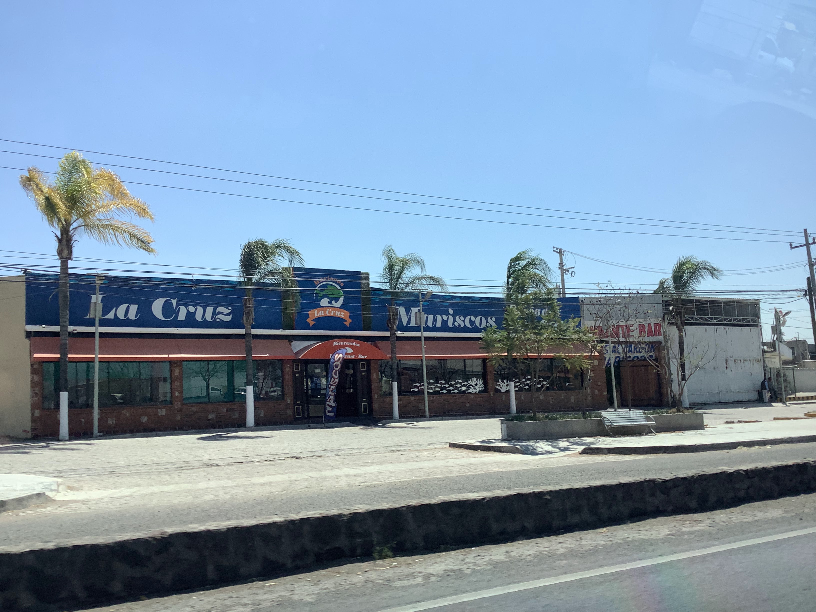 Mariscos "La Cruz" Sucursal Aeropuerto image 1