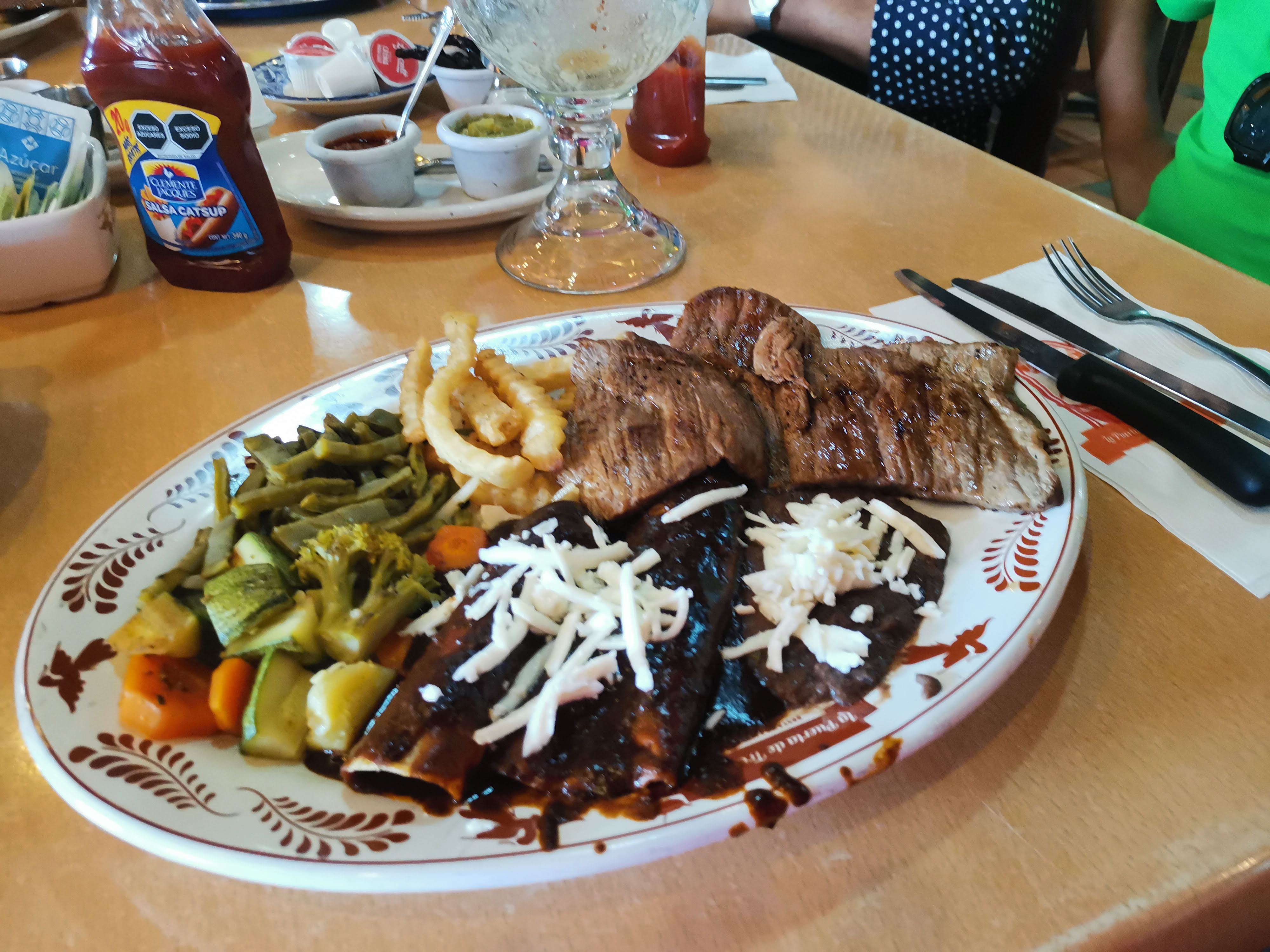 La Puerta de Tres Marias image 6