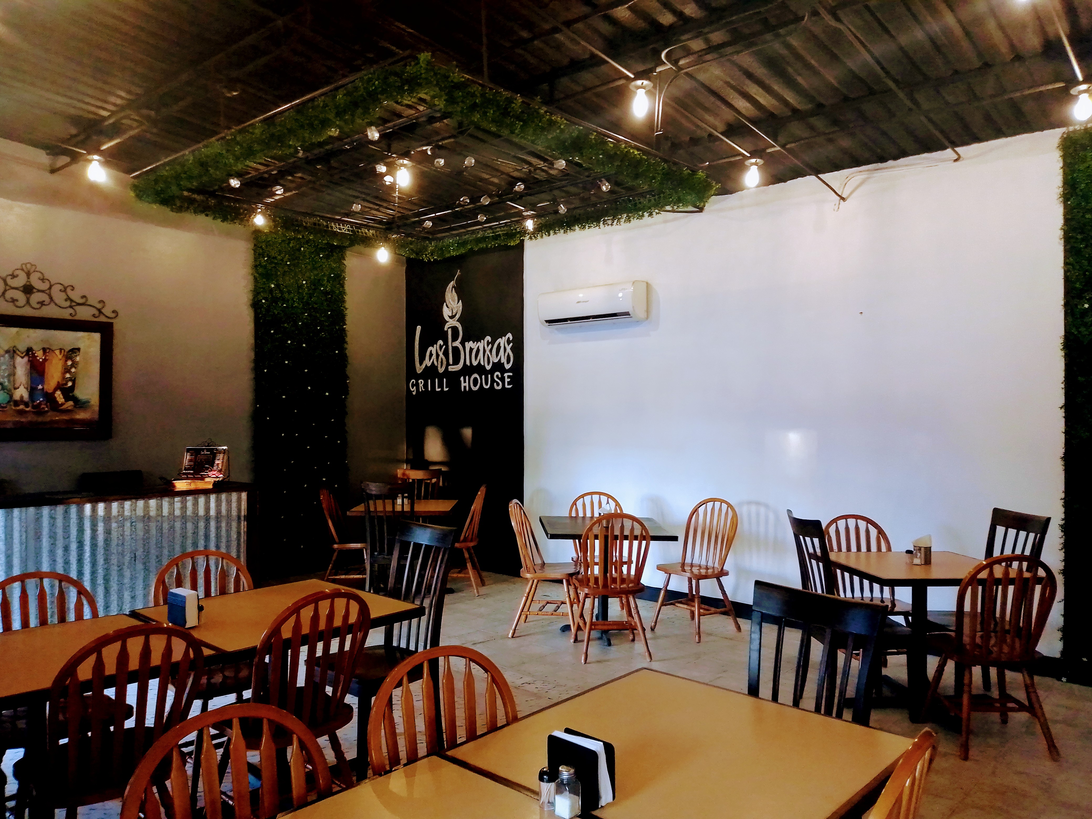 Las Brasas Grill House image 1