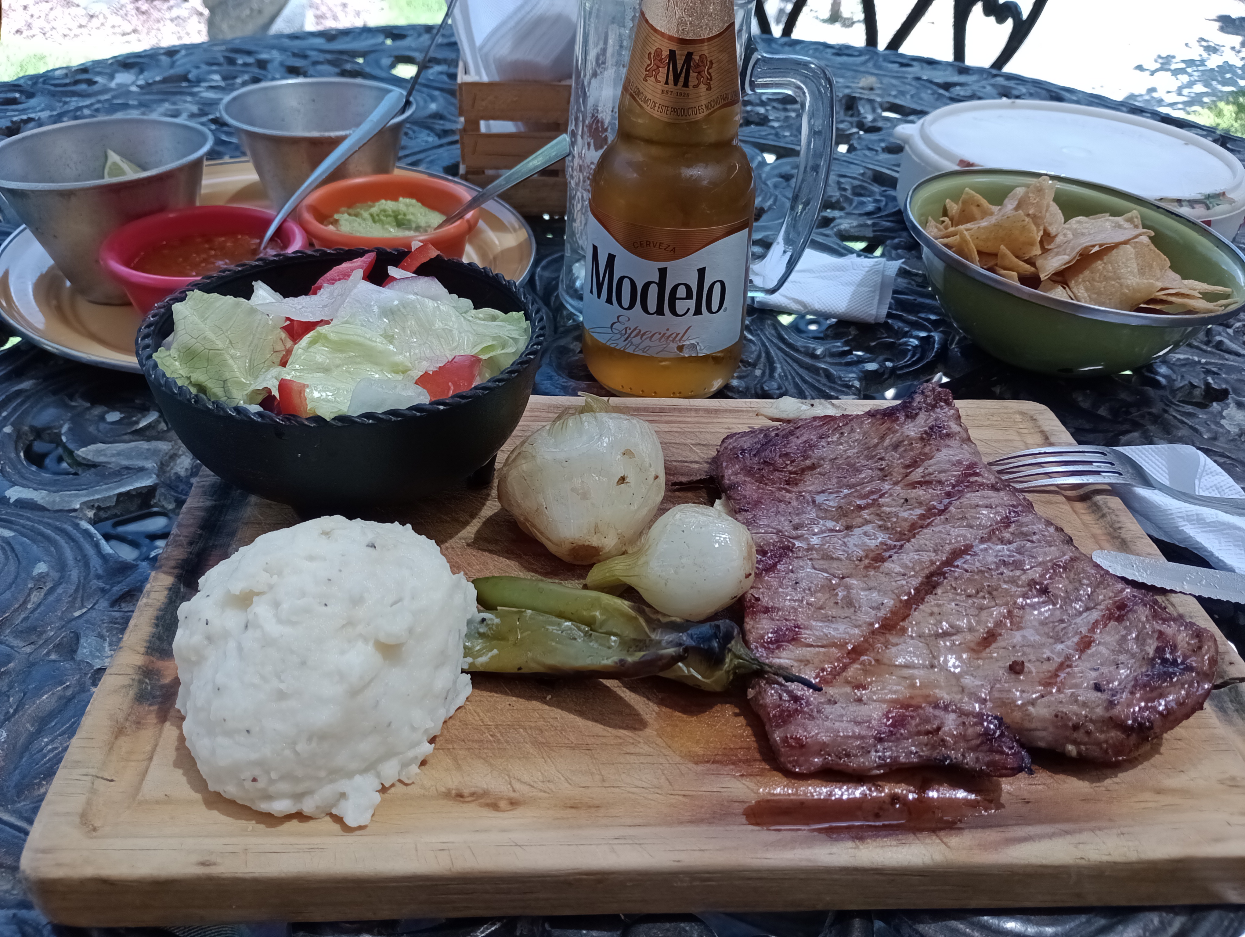 Los Caudillos image 2