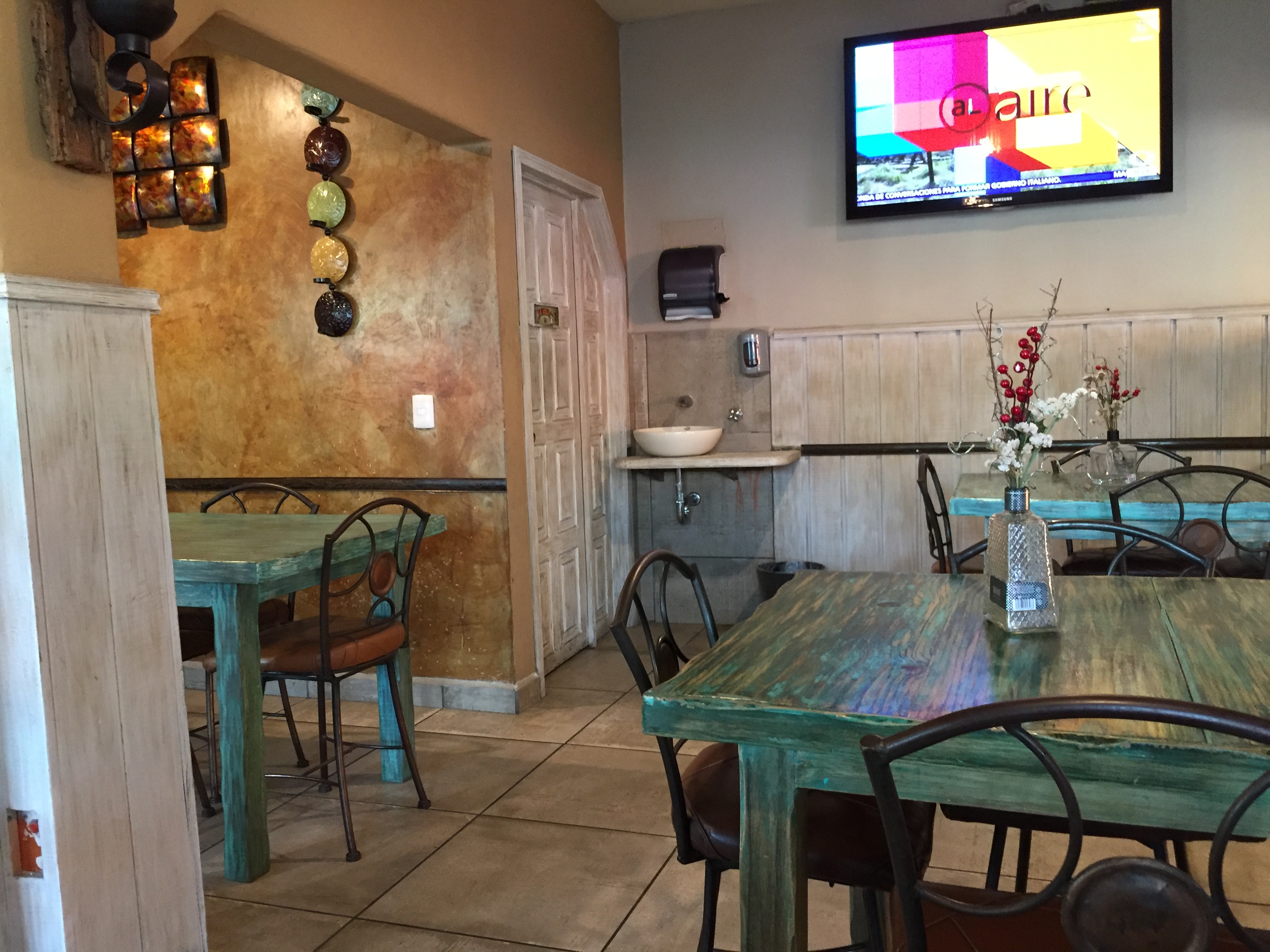 Los Caudillos image 8