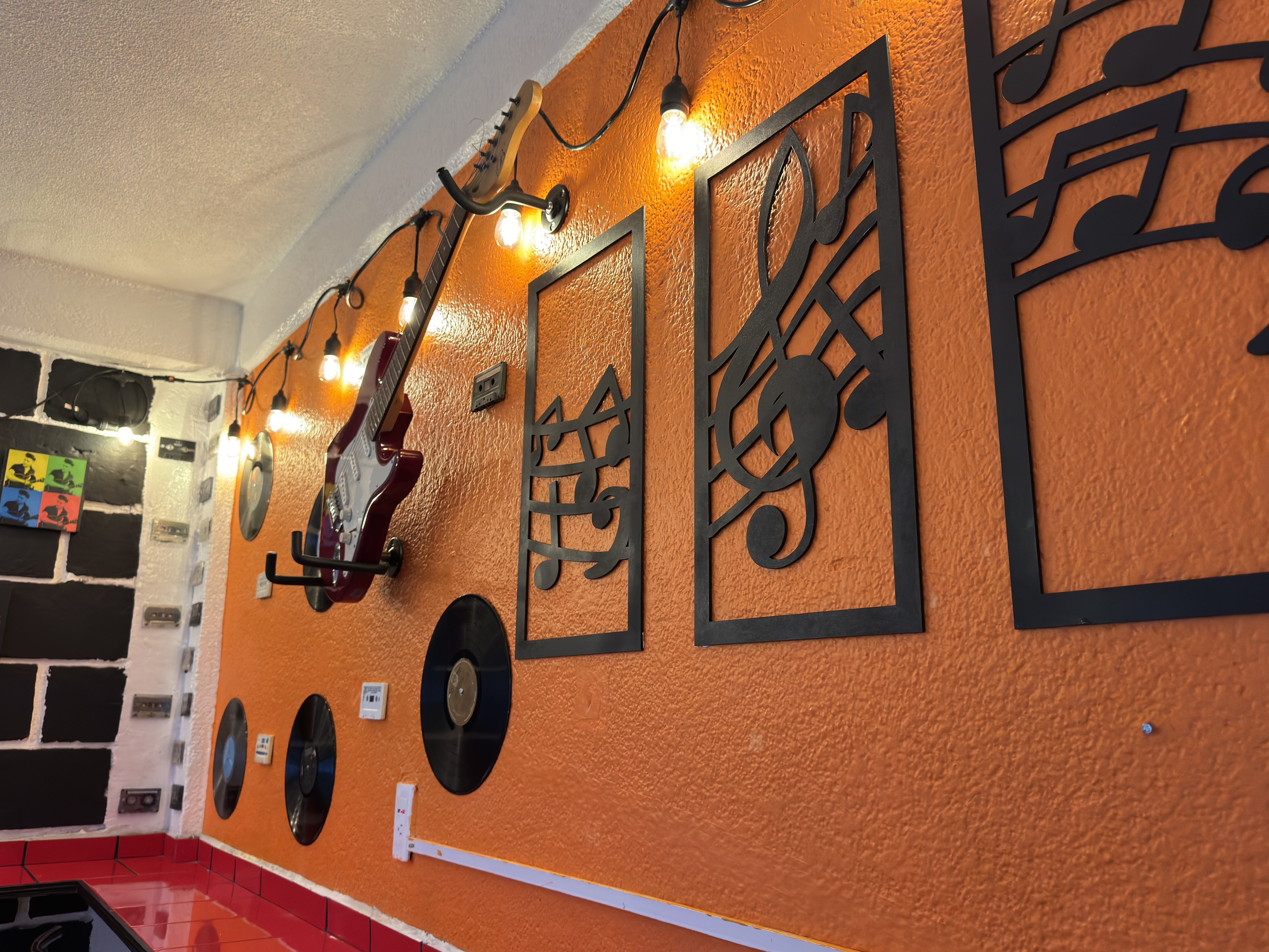 CHARLY BURGER image 4