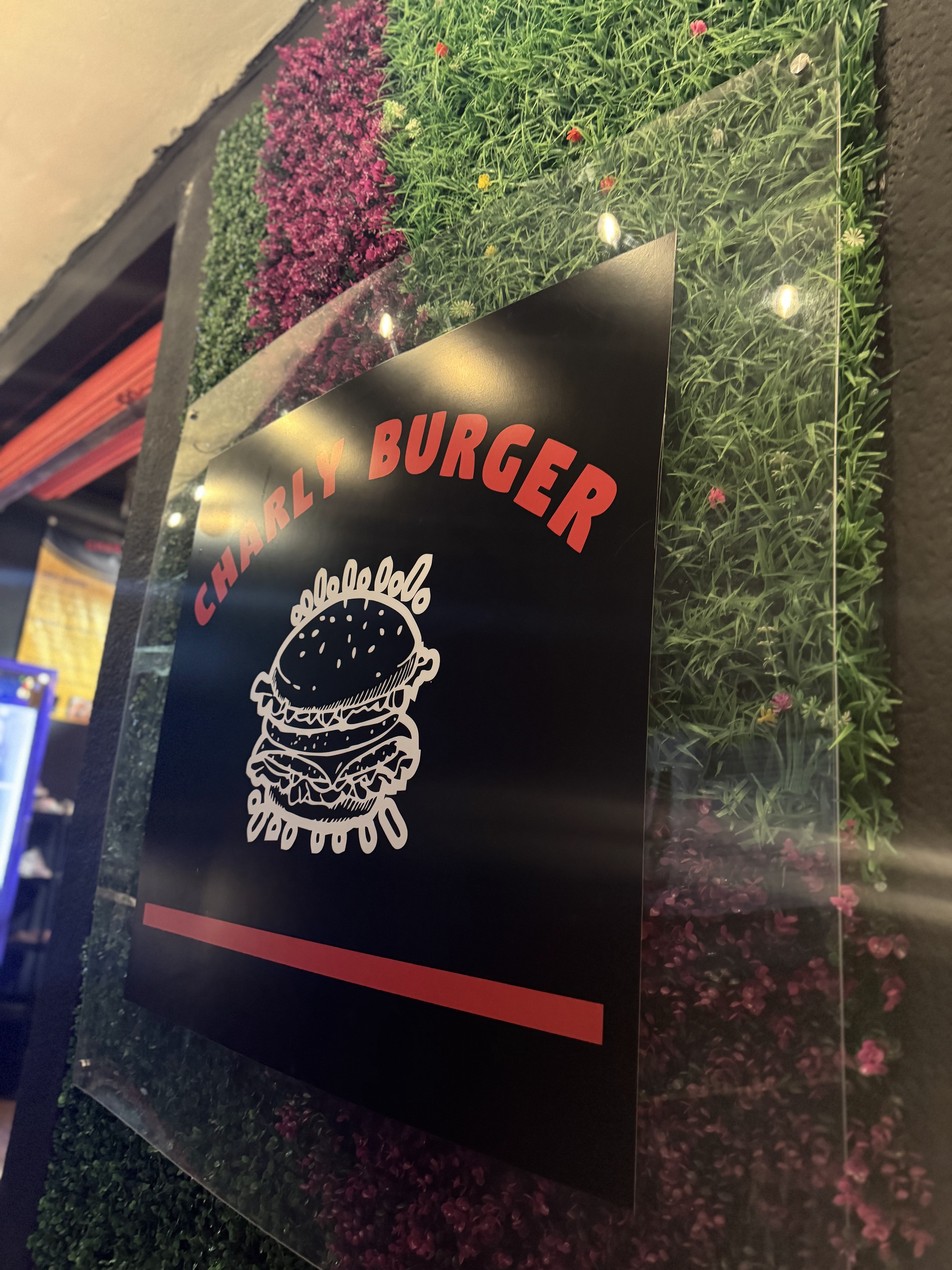 CHARLY BURGER image 7