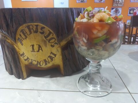 Mariscos la Nacional image 4