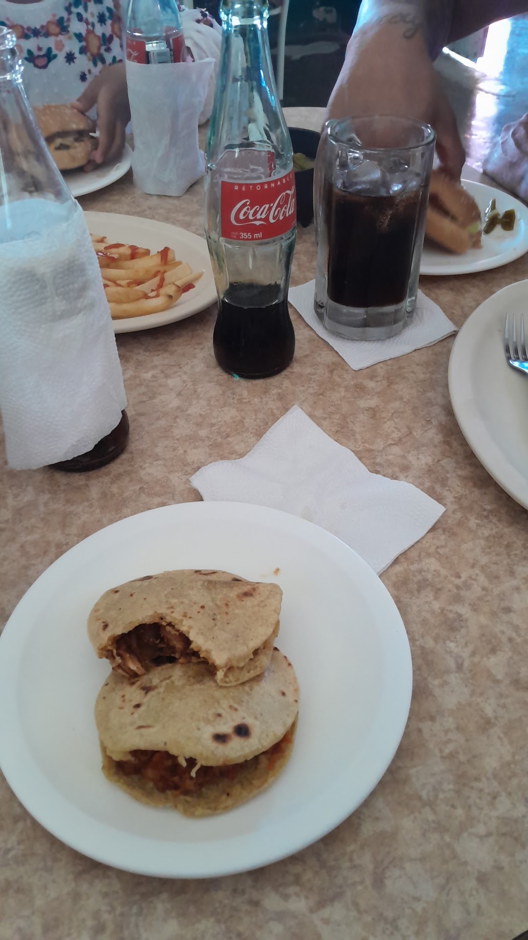 Restaurant las cazuelas image 2