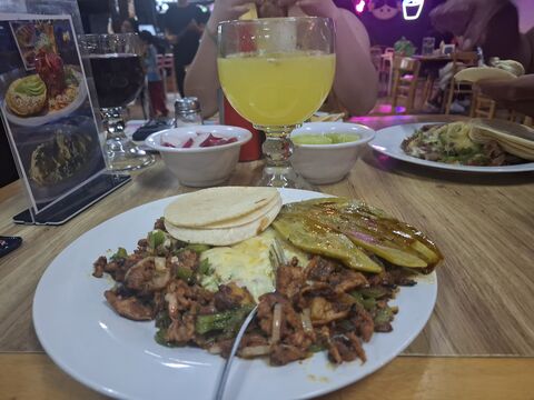 Taquería "La Suprema" image 4
