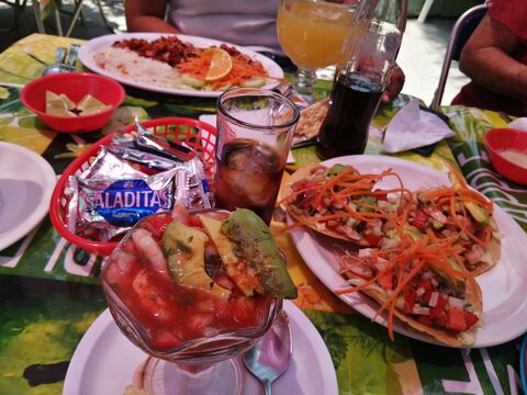Los Frutos Del Mar image 8