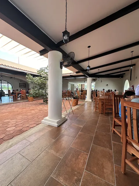 RESTAURANTE KM102 image 7