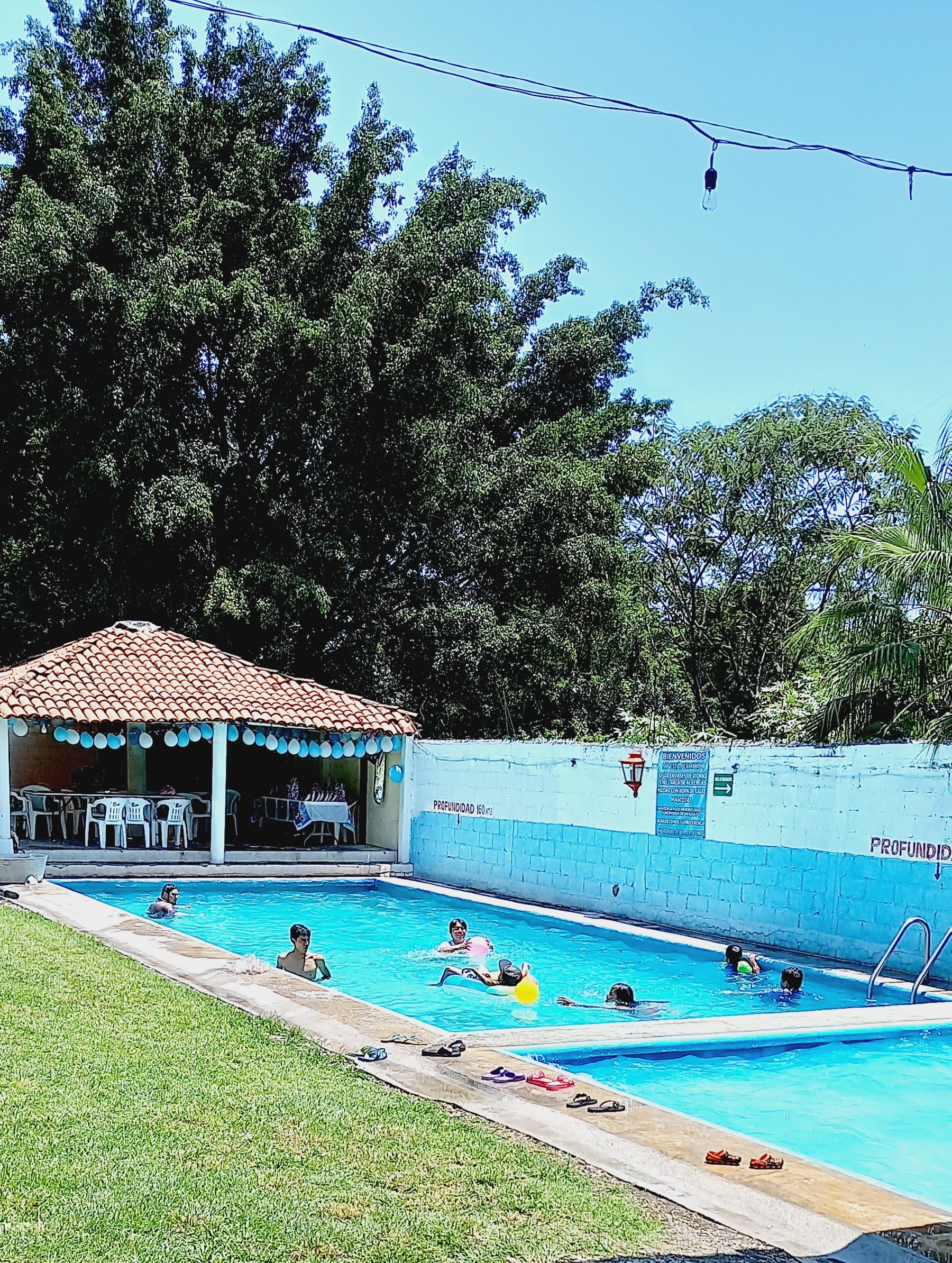 La Playa Restaurante y albercas. image 2