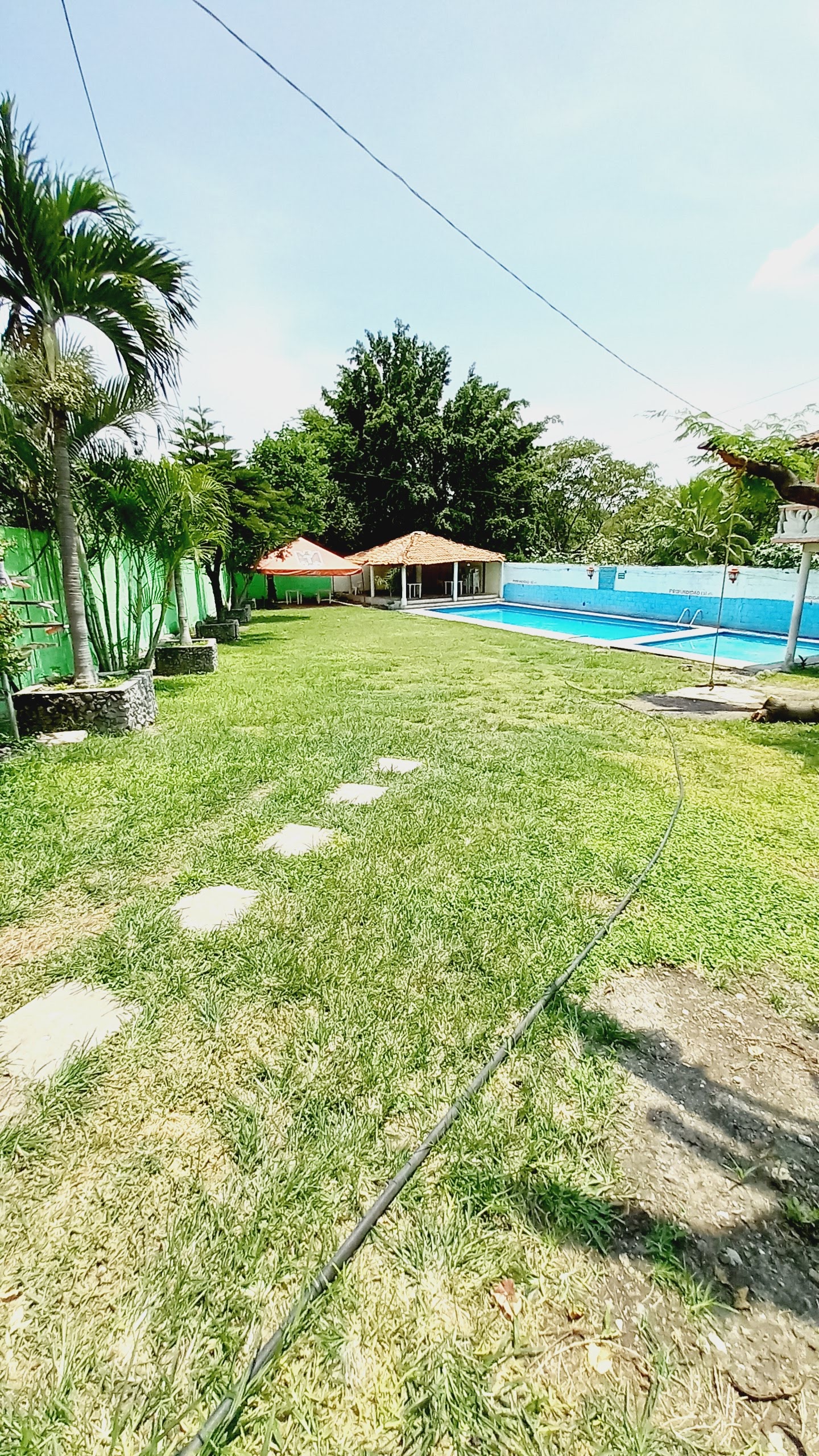 La Playa Restaurante y albercas. image 3