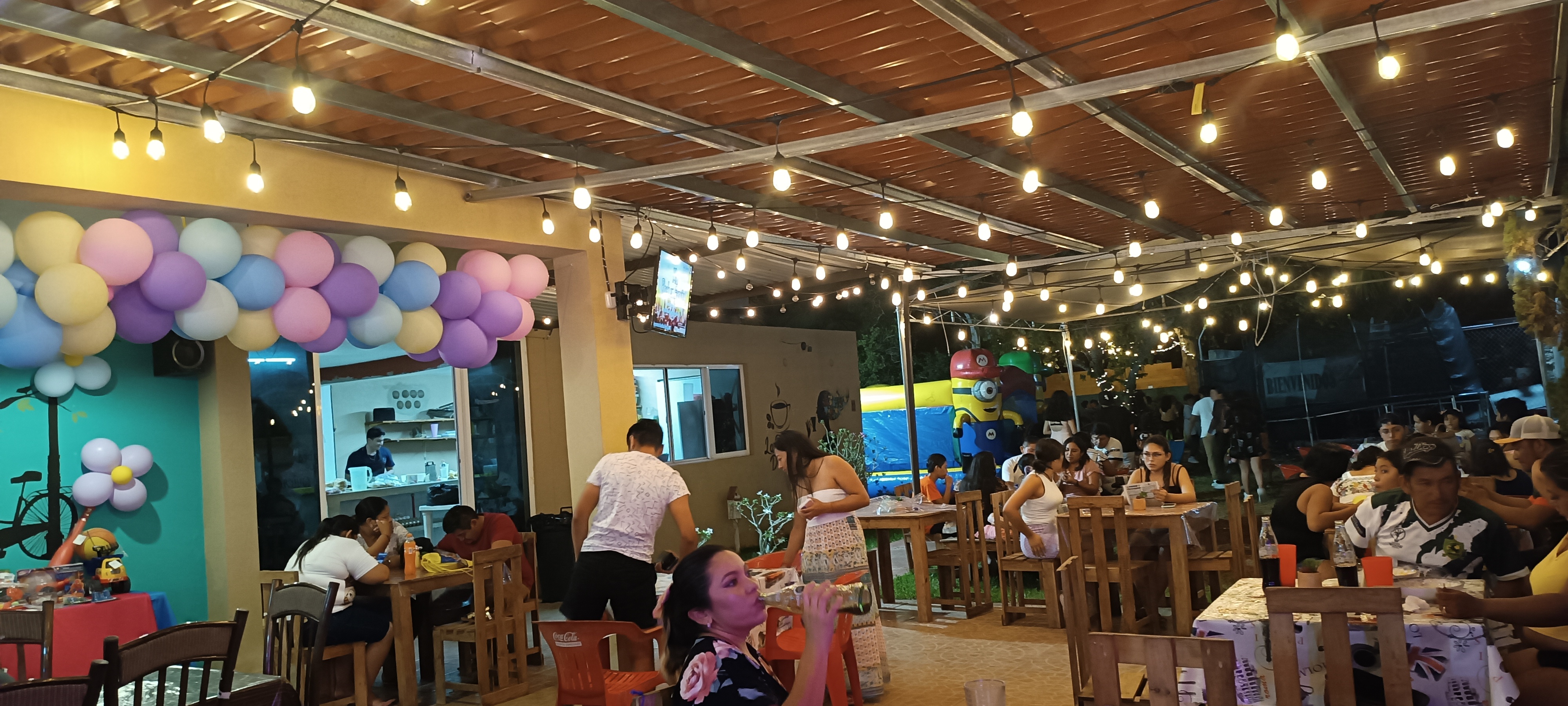 La esquina del cafe image 1