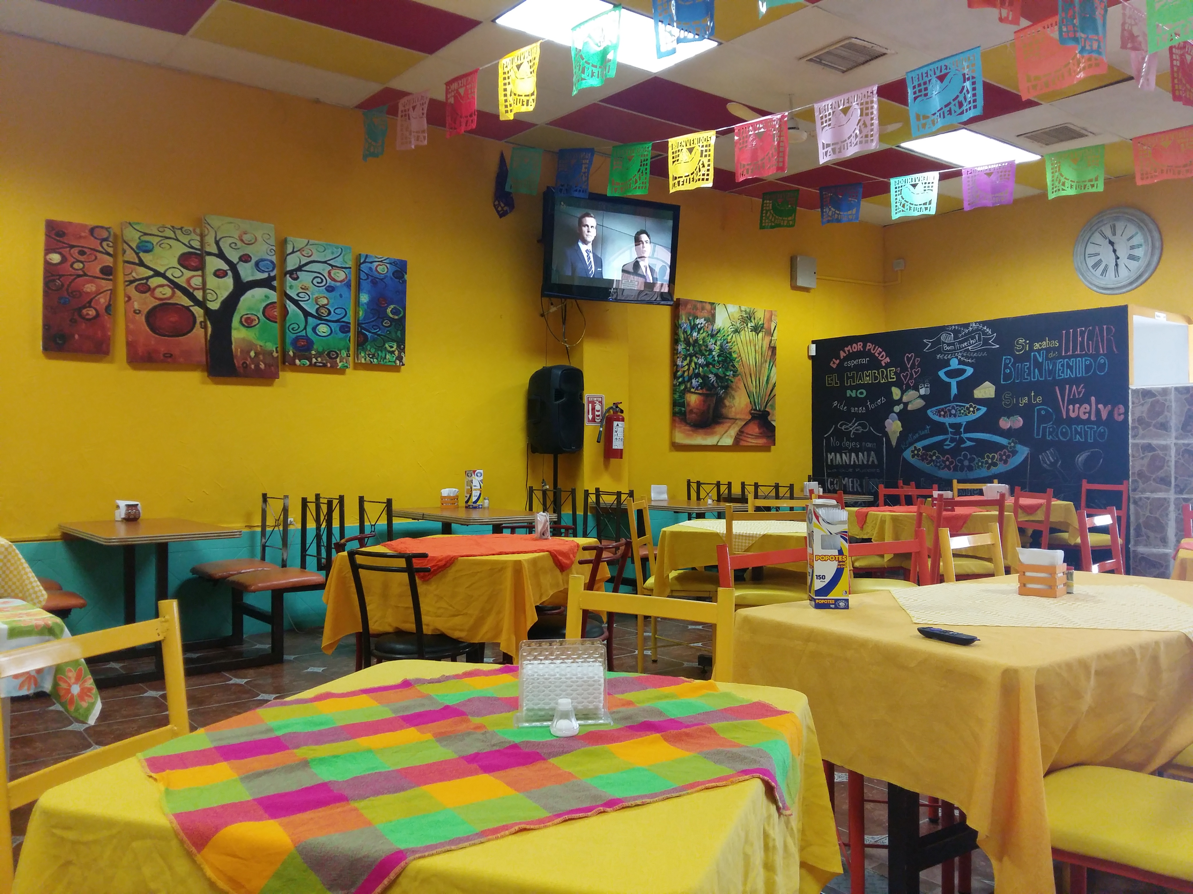 La Fuente Restaurant Familiar image 1