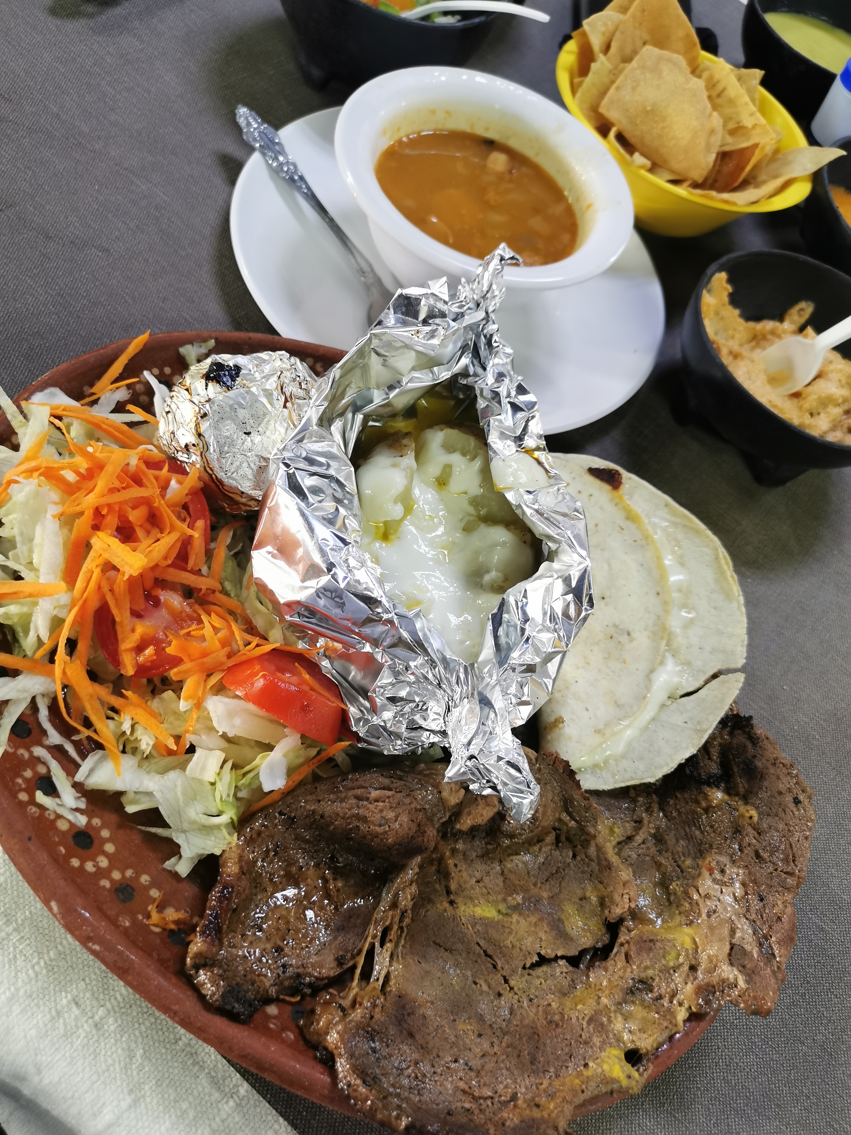 La Fuente Restaurant Familiar image 2