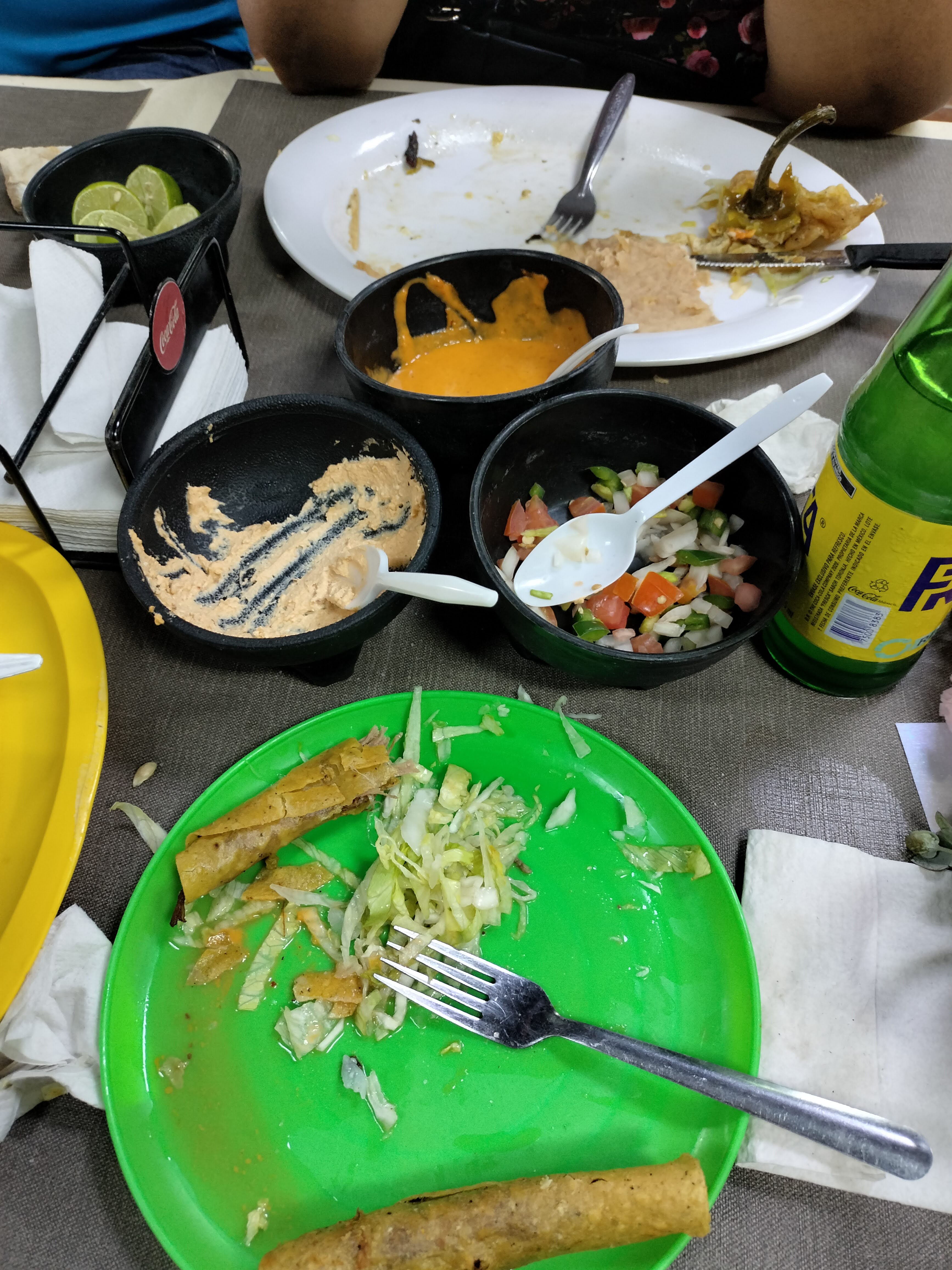 La Fuente Restaurant Familiar image 4