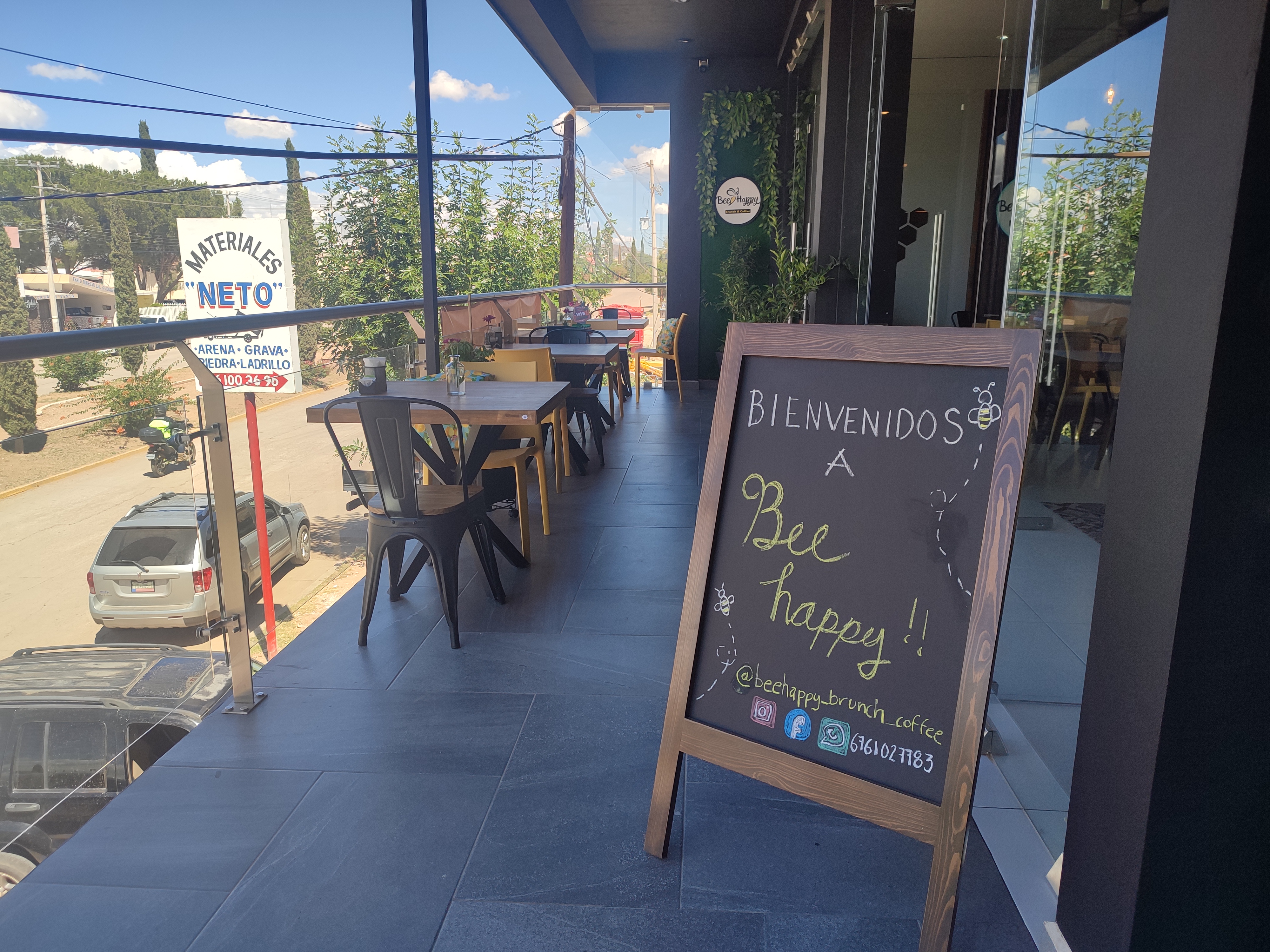 Bee Happy brunch & coffee image 7