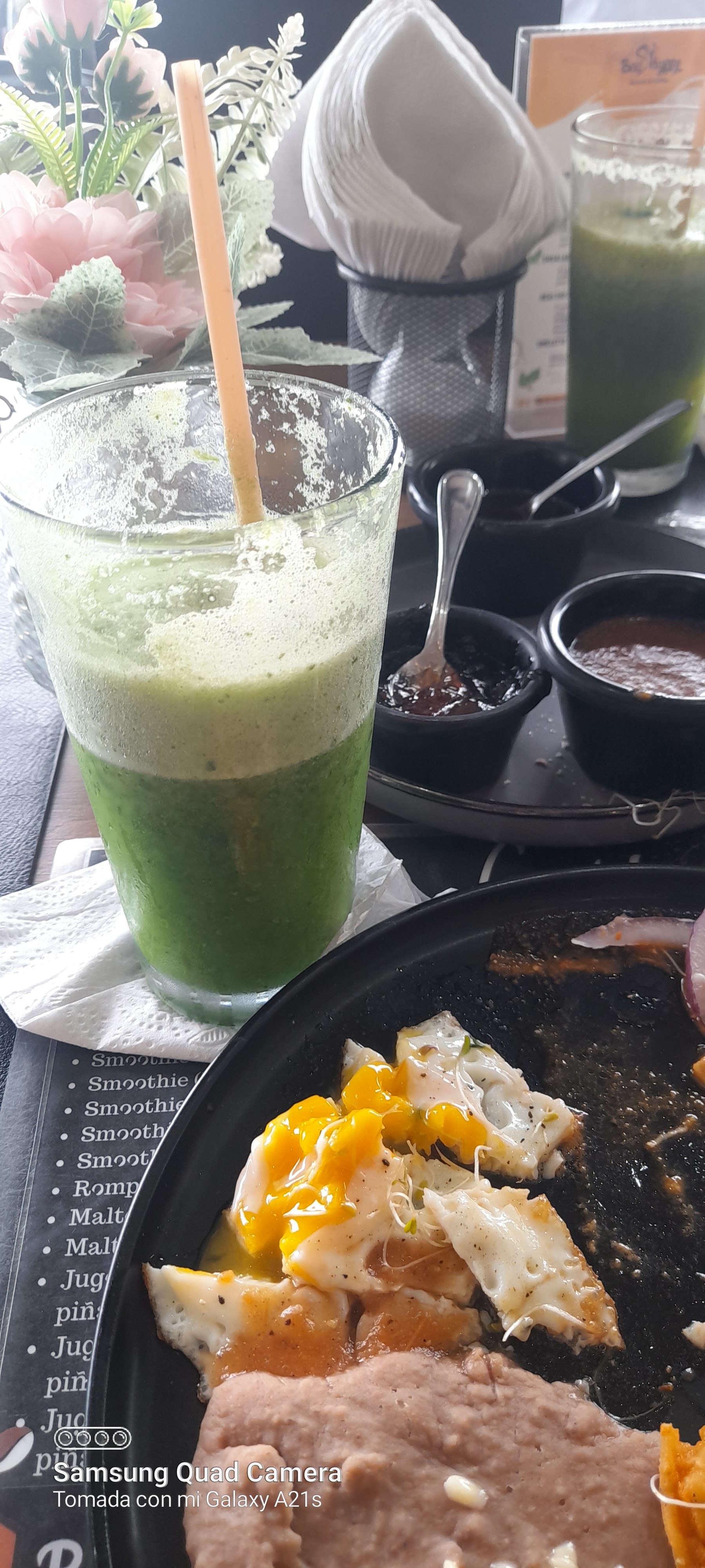 Bee Happy brunch & coffee image 10