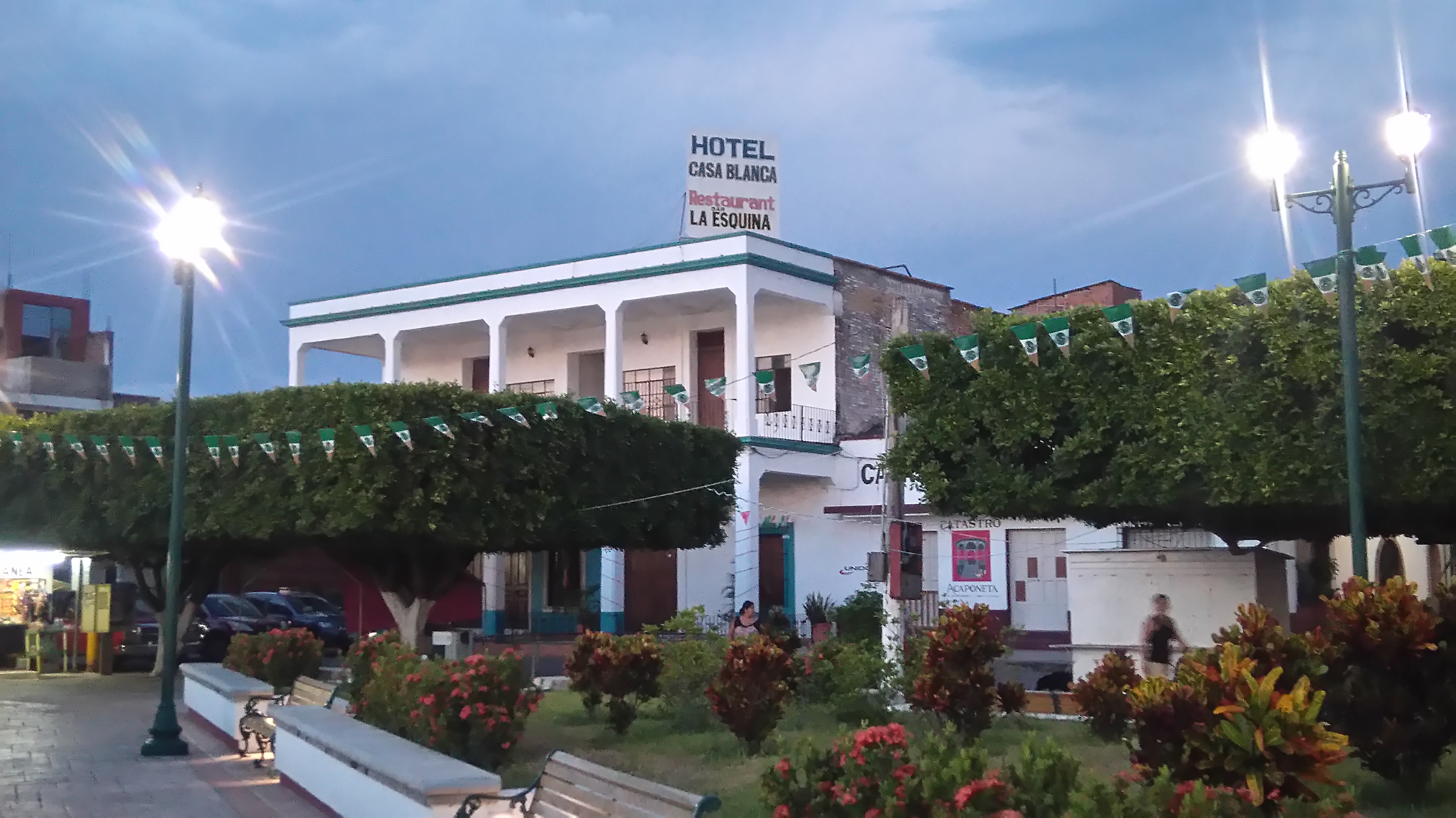 La Esquina Restaurant & Bar image 7