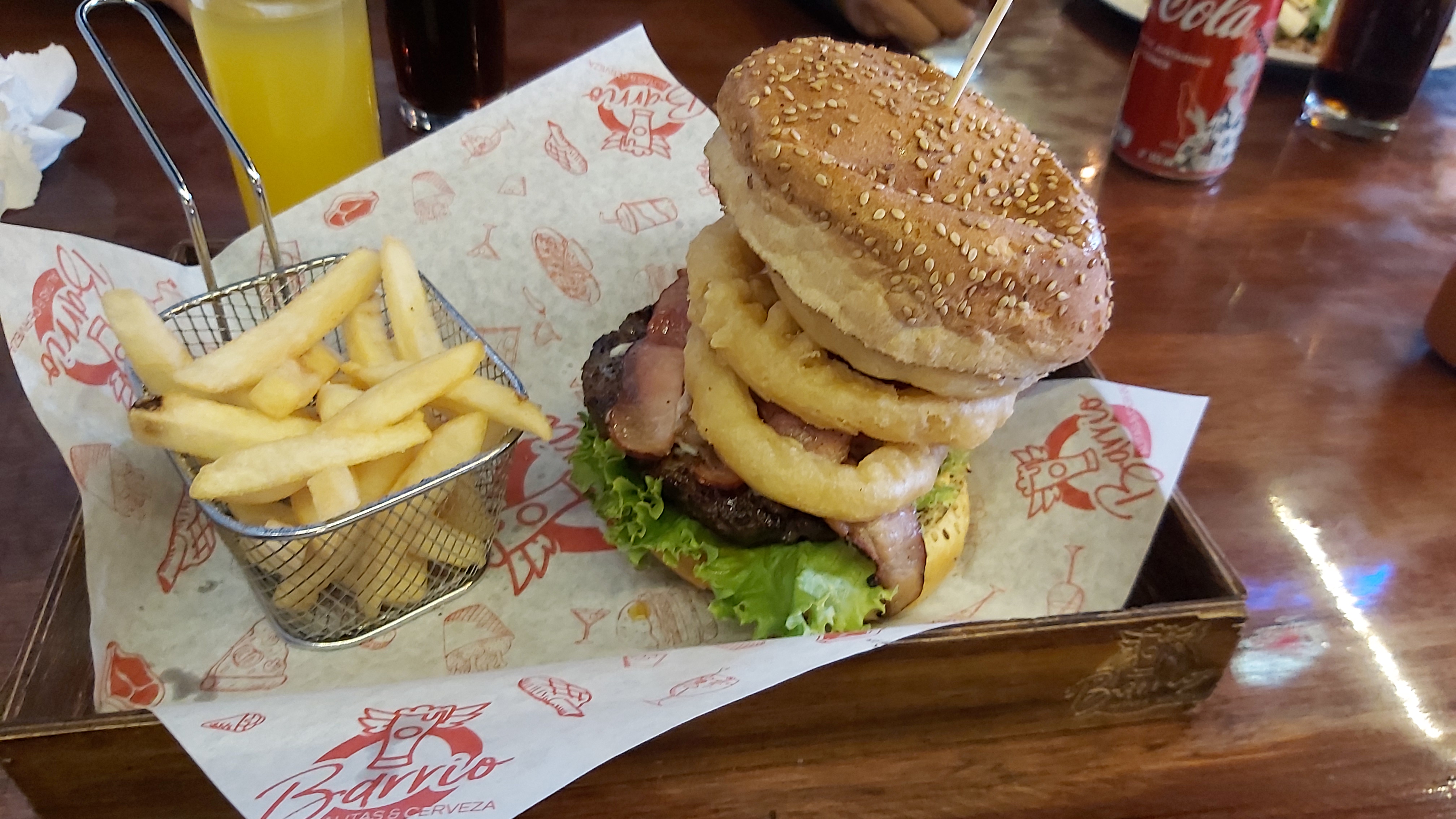 BARRIO ALITAS Y CERVEZA image 3