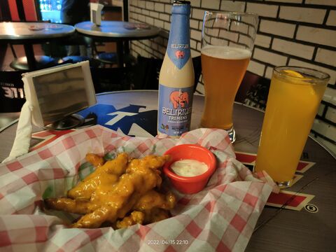BARRIO ALITAS Y CERVEZA image 8
