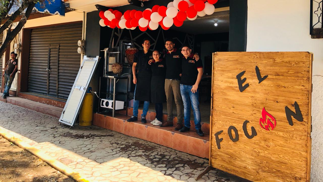 EL FOGON image 3