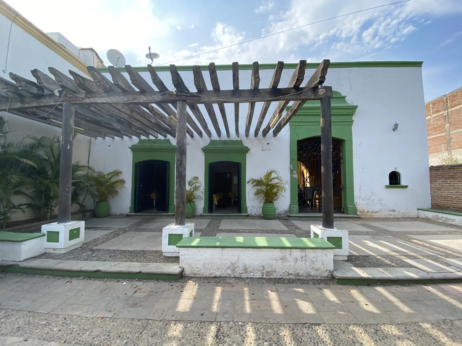 Premier Restaurant image 3