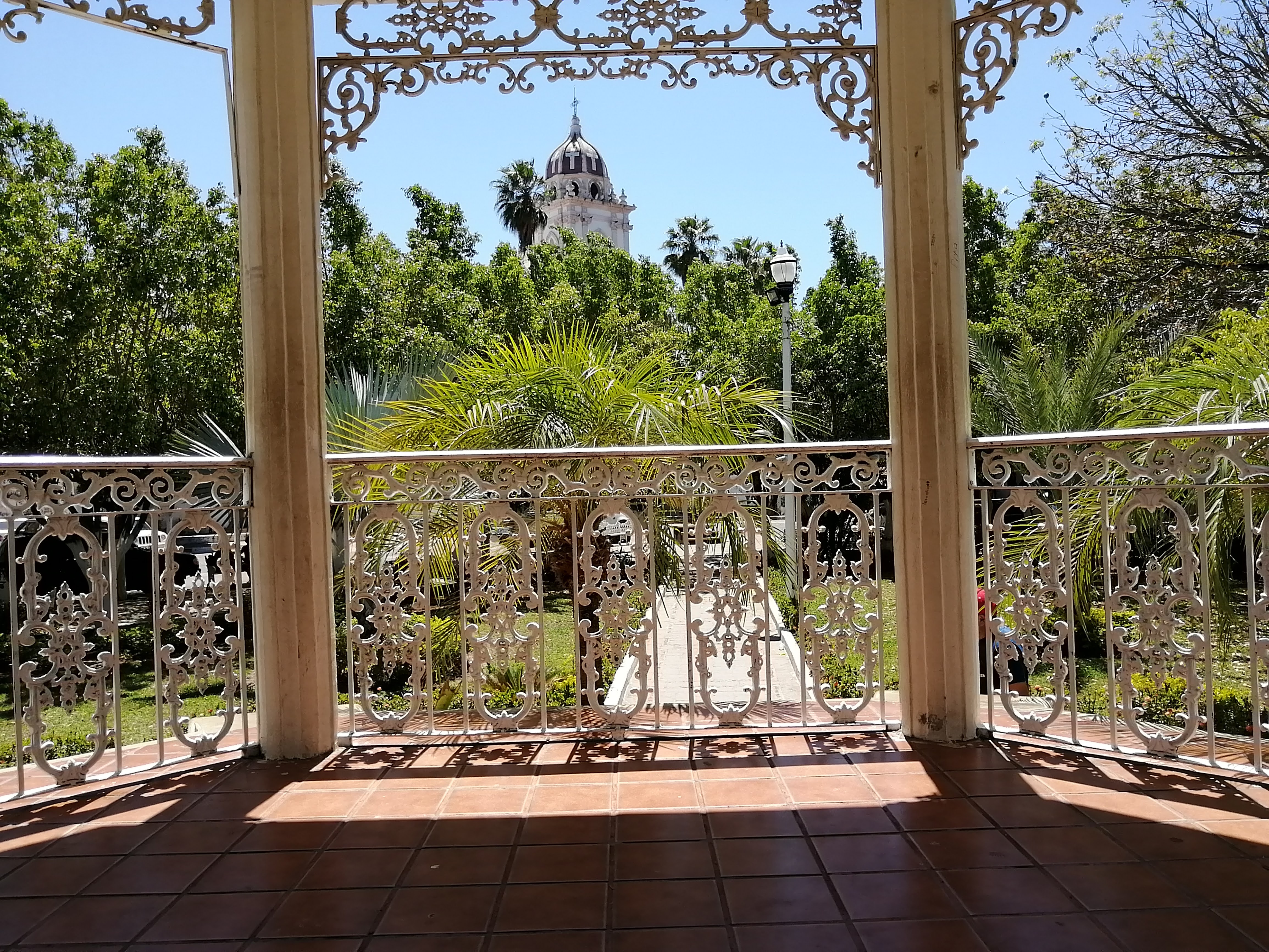 Premier Restaurant image 4