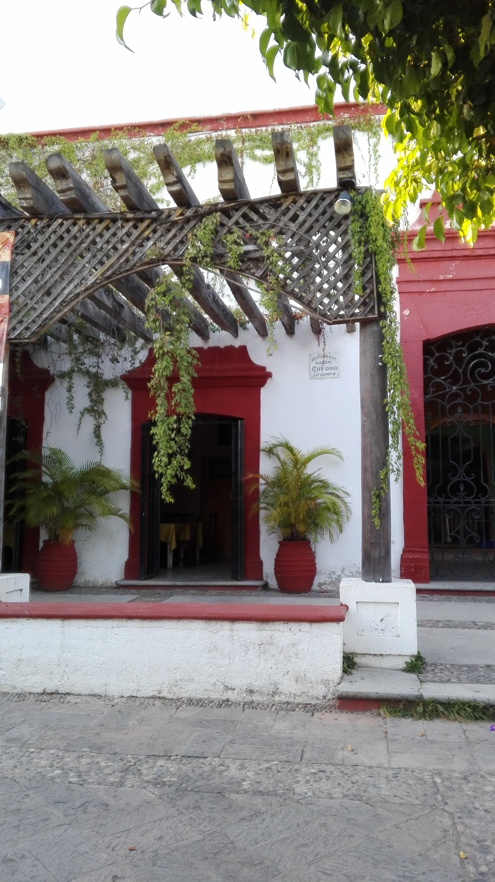 Premier Restaurant image 6